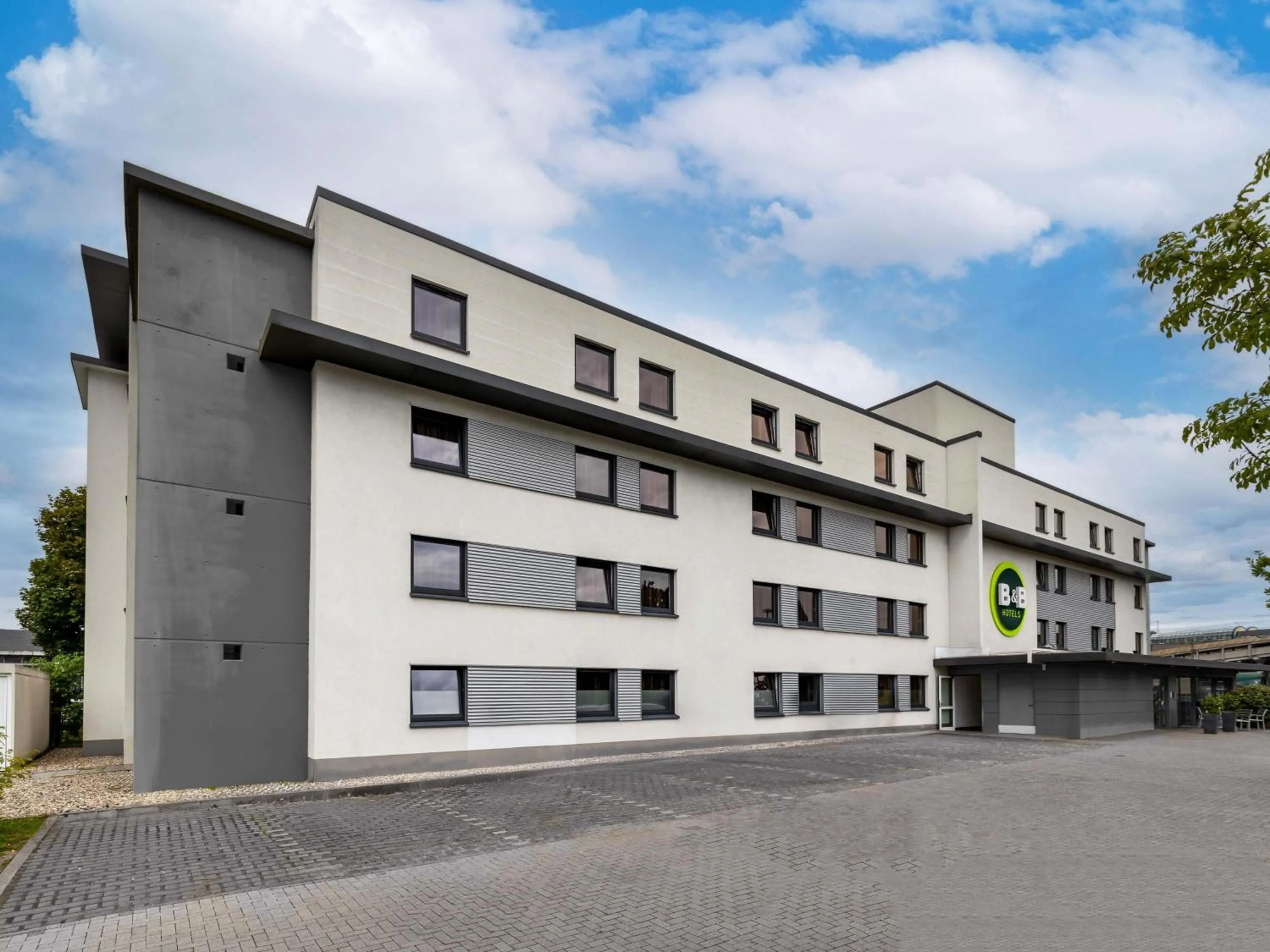 Property building in B&B Hotel Koblenz-City