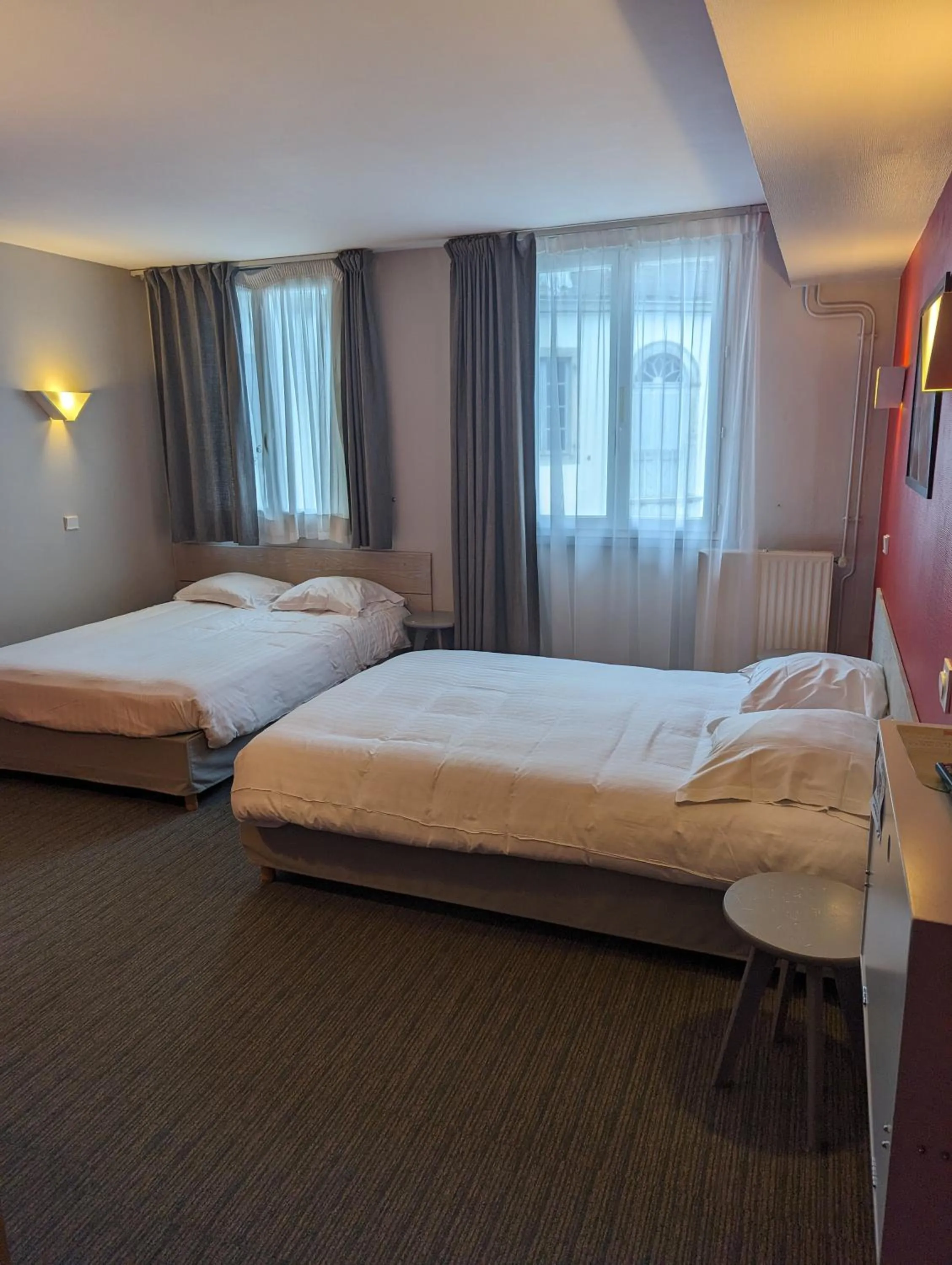 Bedroom, Bed in Hôtel de l'Ours