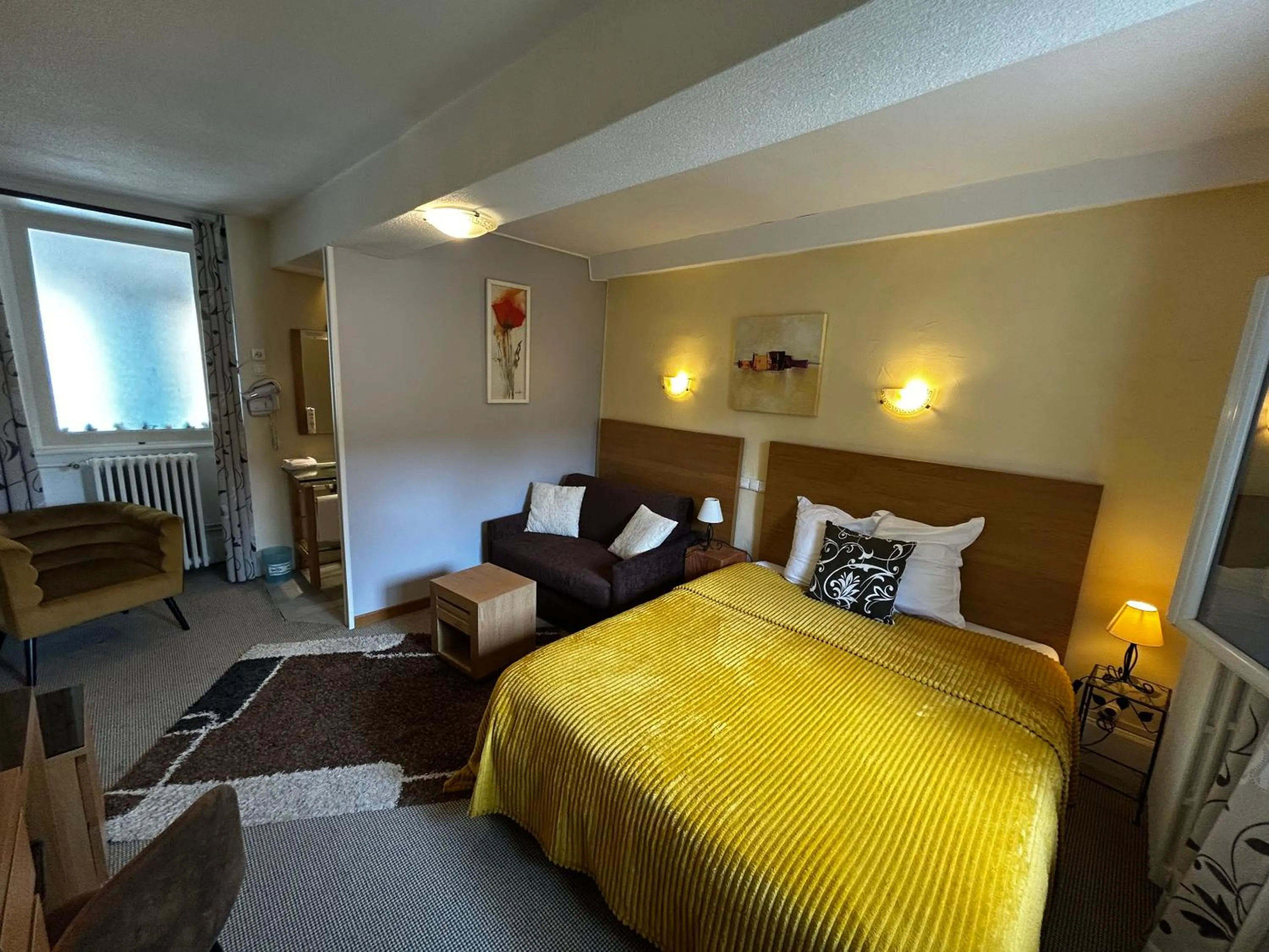 Bedroom, Bed in Au Soleil d'Or