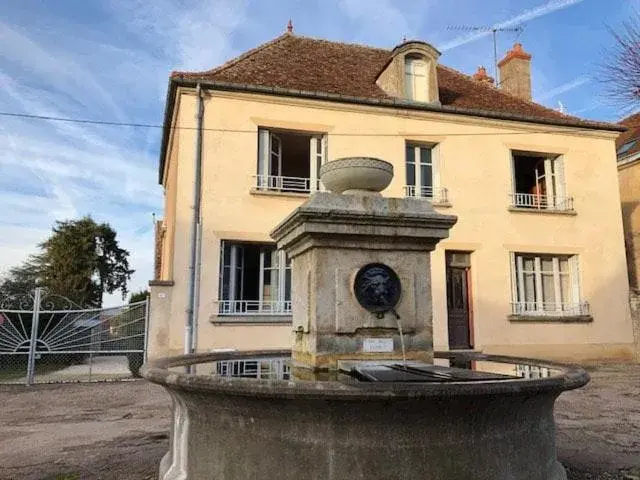 Property building in Au Soleil d'Or Property building in Au Soleil d'Or