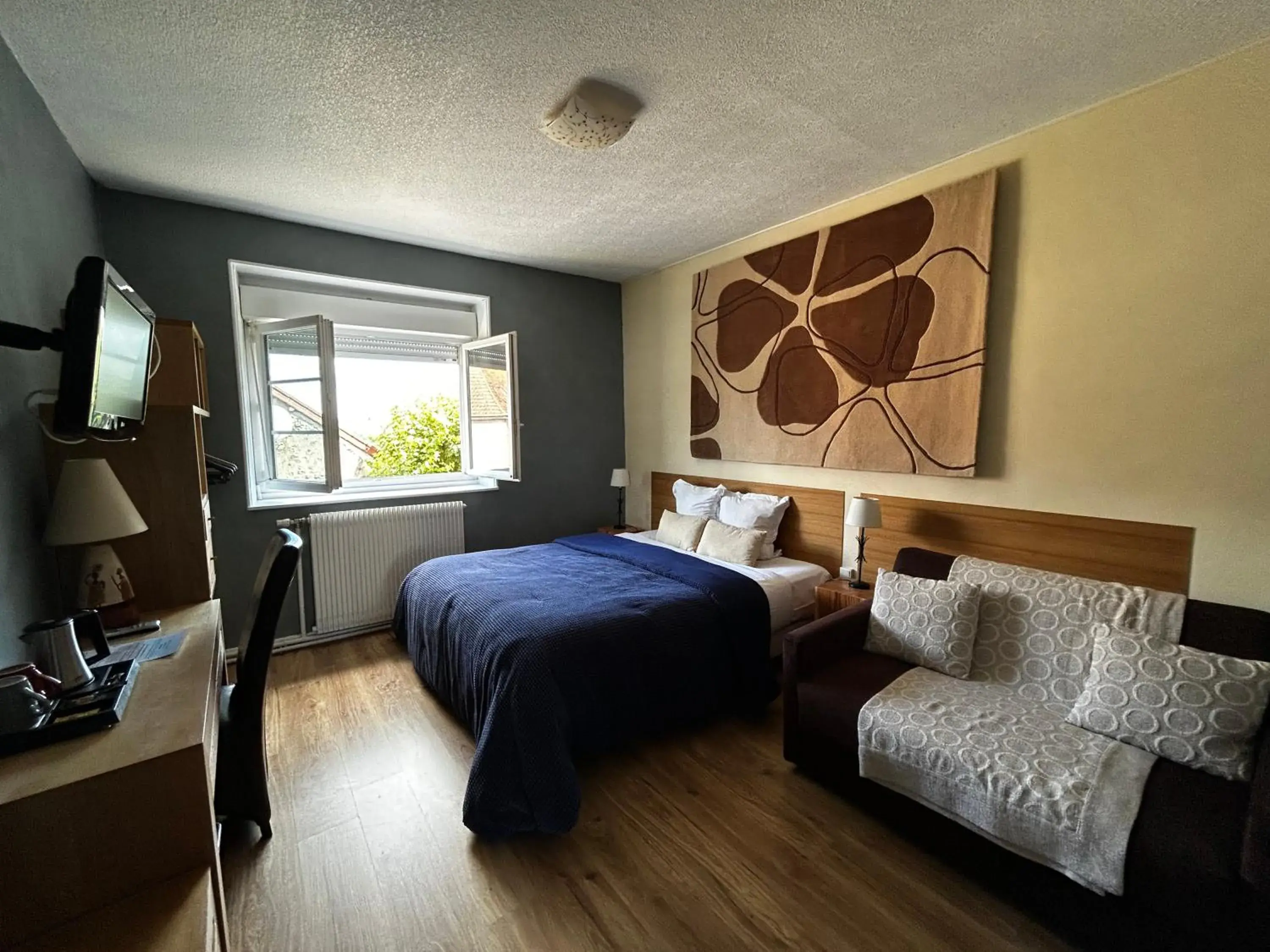 Bedroom, Bed in Au Soleil d'Or Bedroom, Bed in Au Soleil d'Or