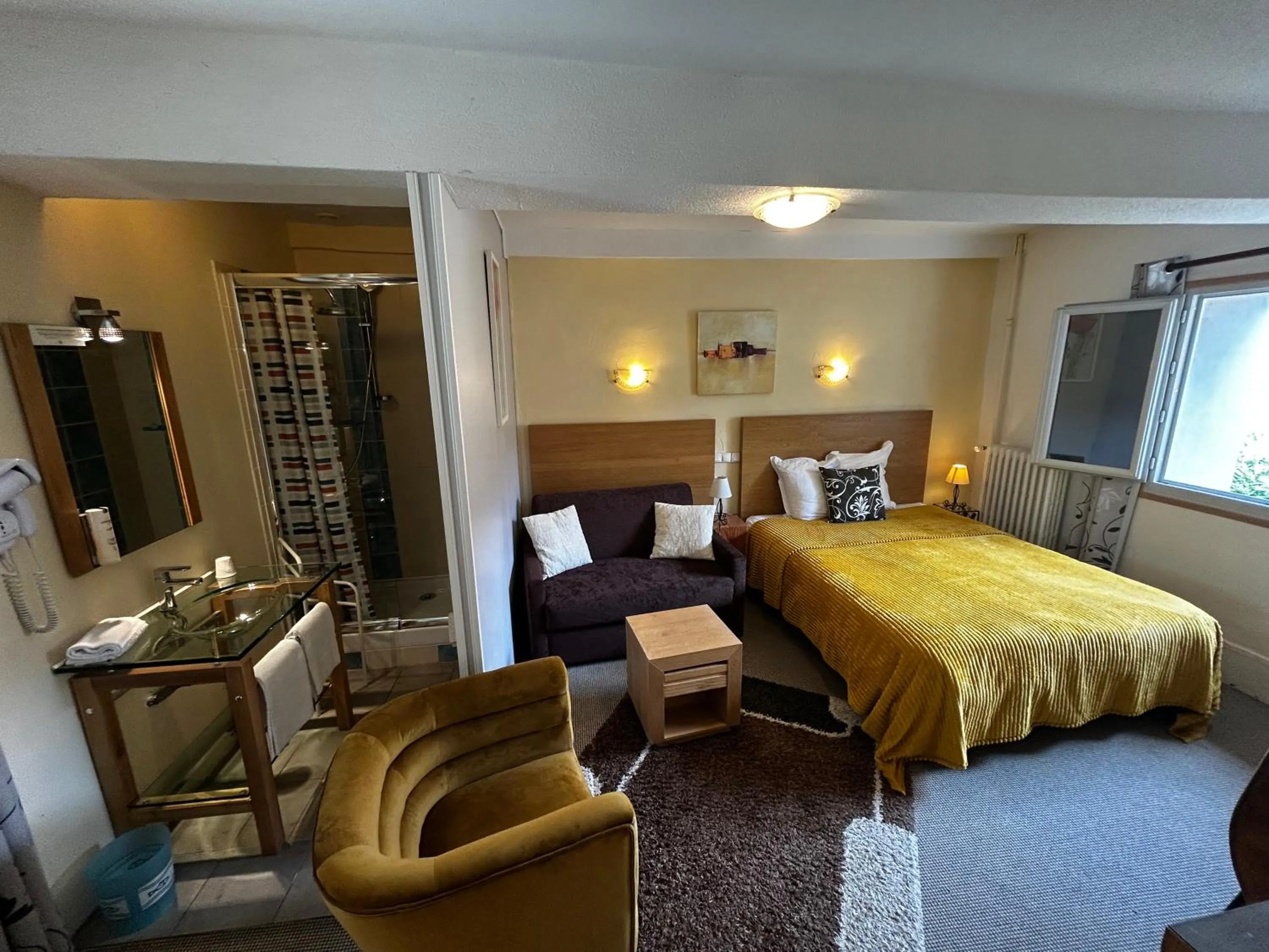 Bedroom, Bed in Au Soleil d'Or