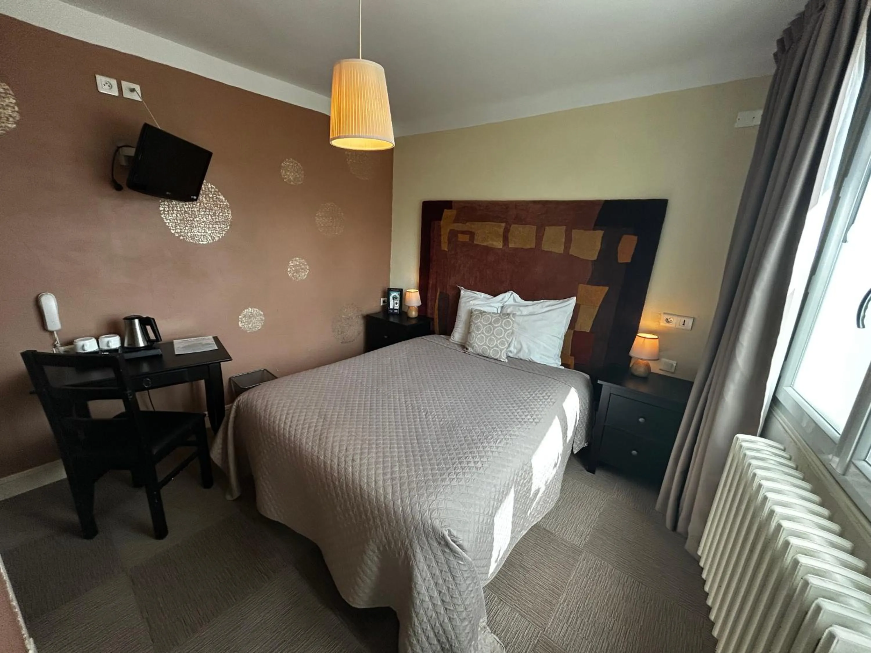 Bedroom, Bed in Au Soleil d'Or