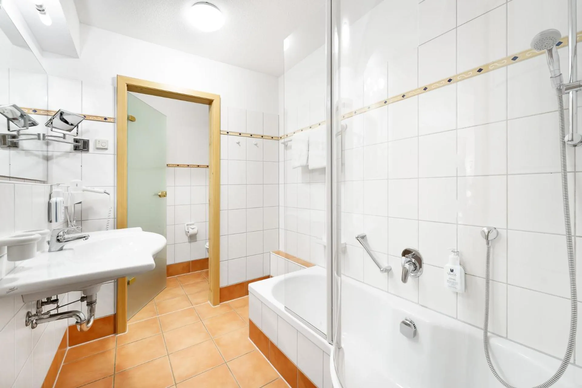 Bathroom in Hotel Schlehdorn