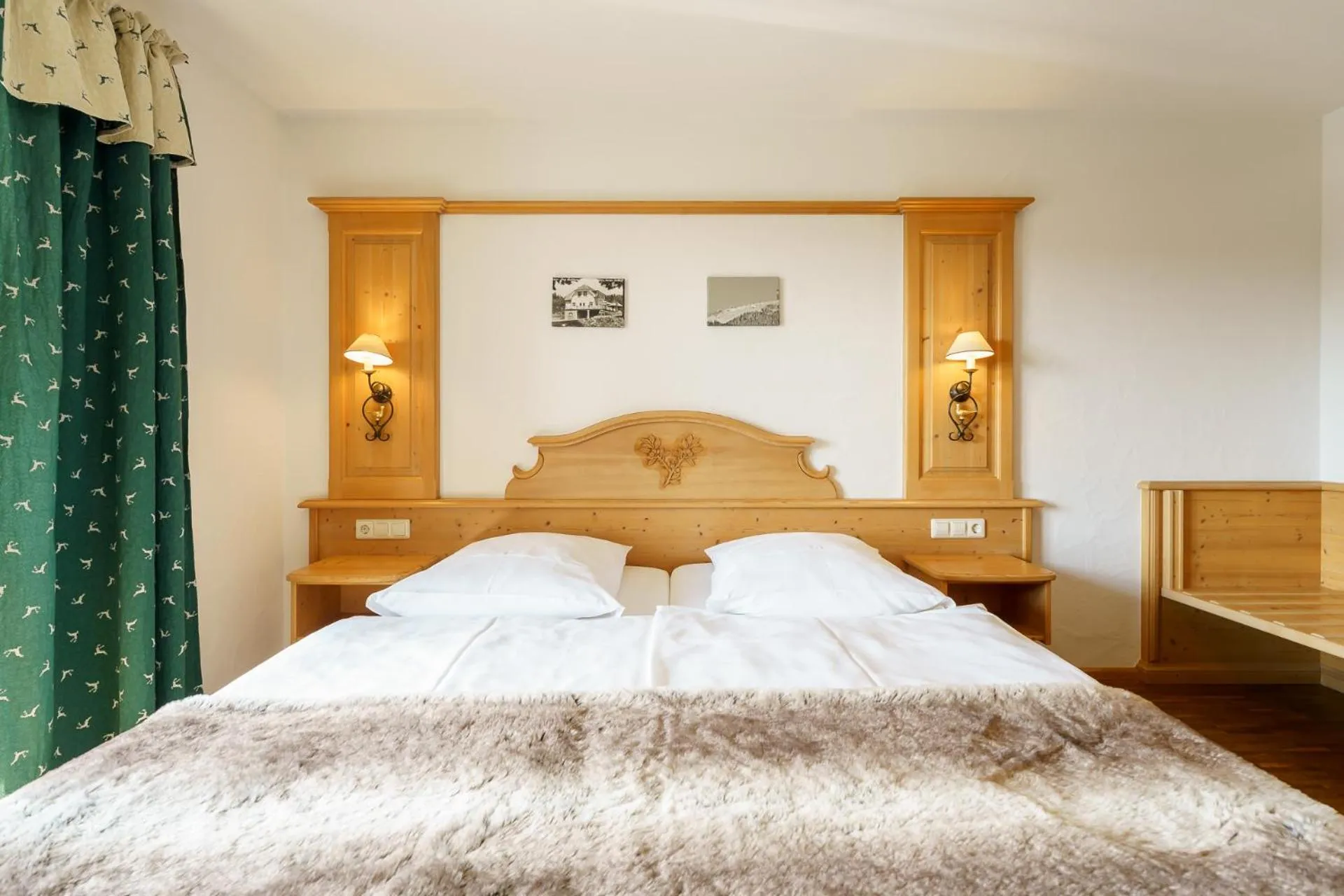 Bedroom, Bed in Hotel Schlehdorn