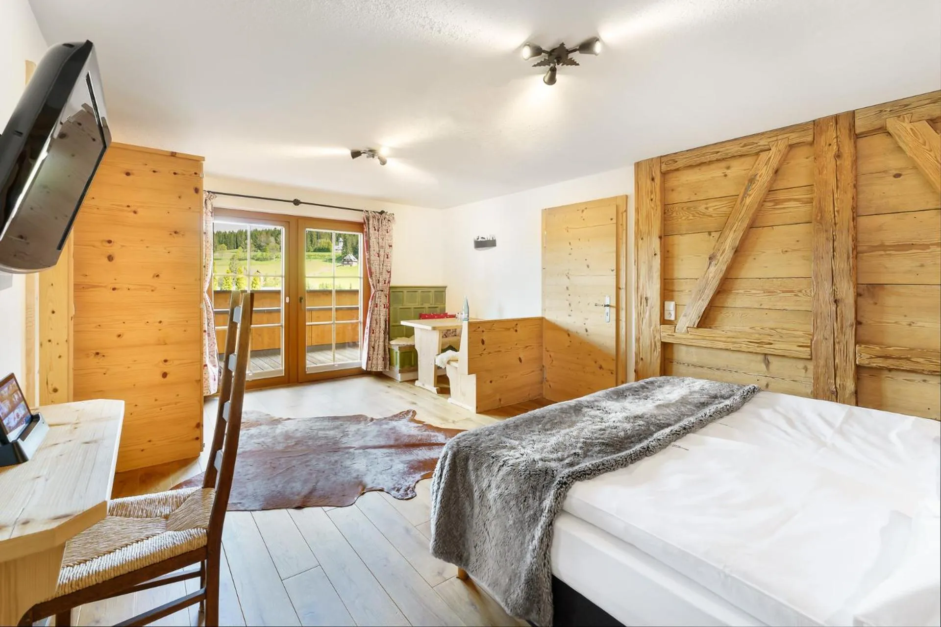 Seating area, Bed in Hotel Schlehdorn