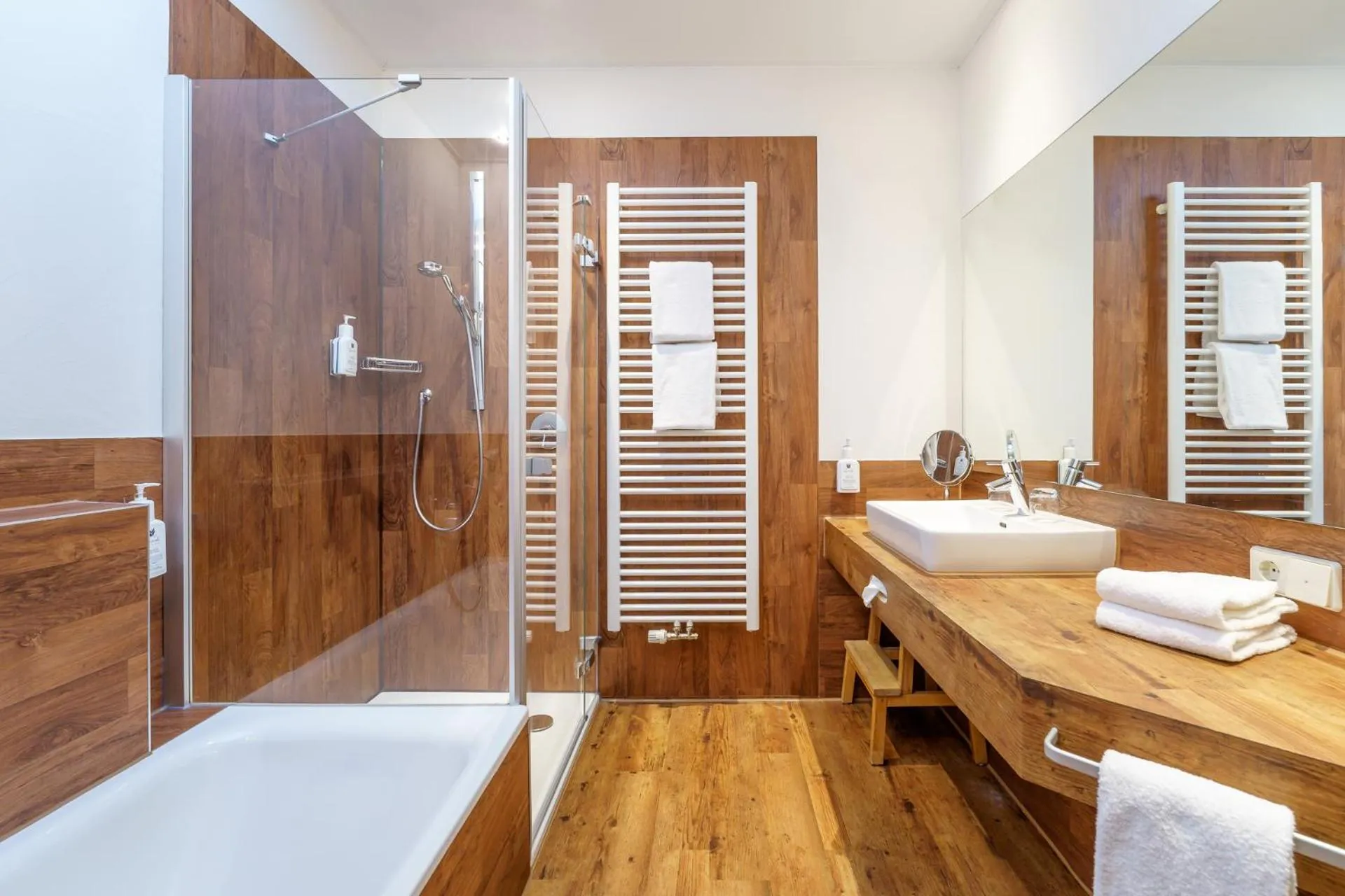 Shower in Hotel Schlehdorn