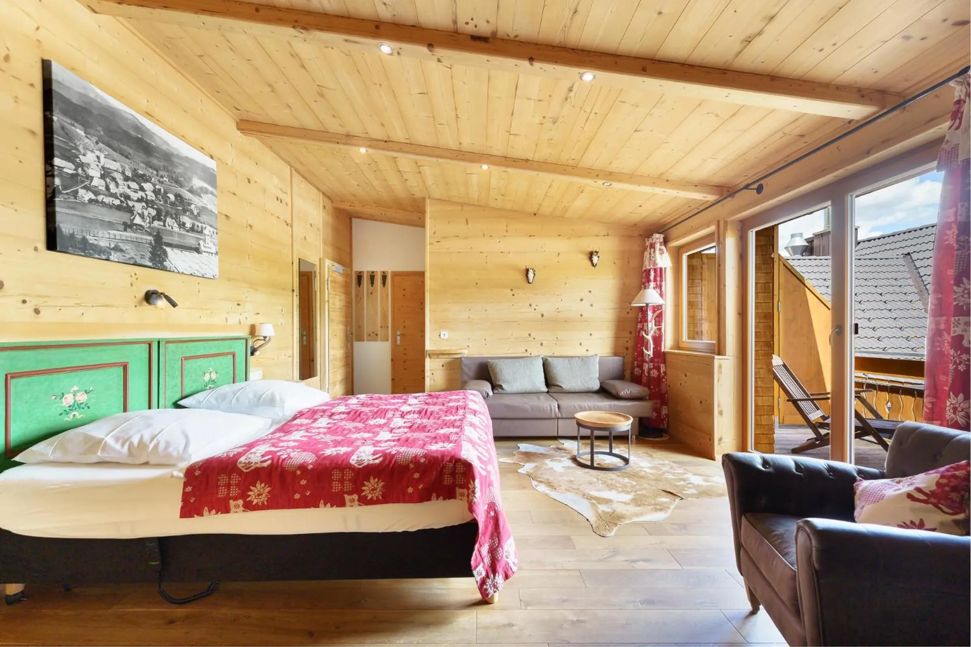 Seating area, Bed in Hotel Schlehdorn