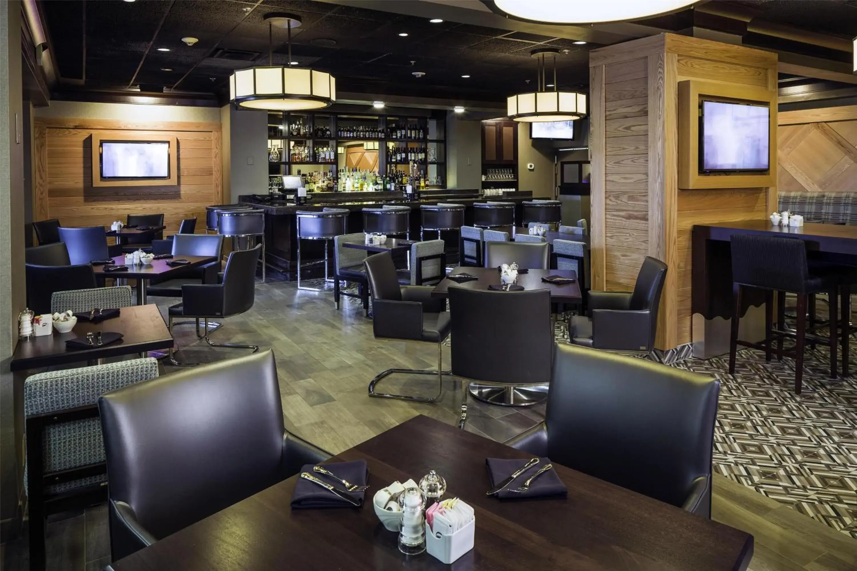 Restaurant/places to eat in DoubleTree by Hilton Hotel Wilmington Restaurant/places to eat in DoubleTree by Hilton Hotel Wilmington