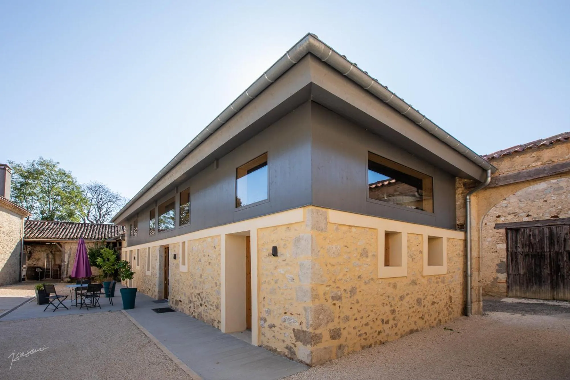 Property building in La Métairie du Clos Saint Louis