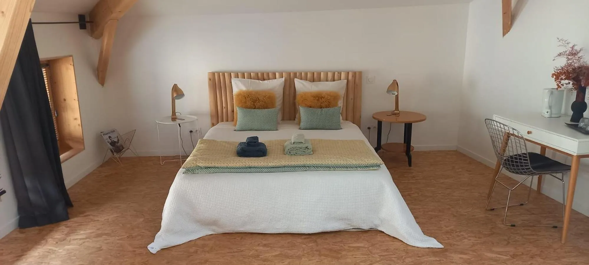 Photo of the whole room, Bed in La Métairie du Clos Saint Louis