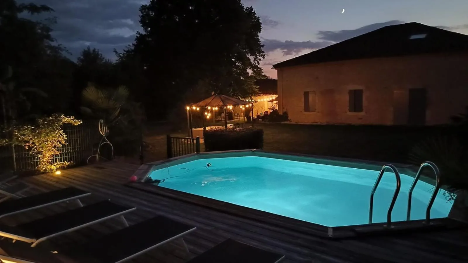 Pool view in La Métairie du Clos Saint Louis