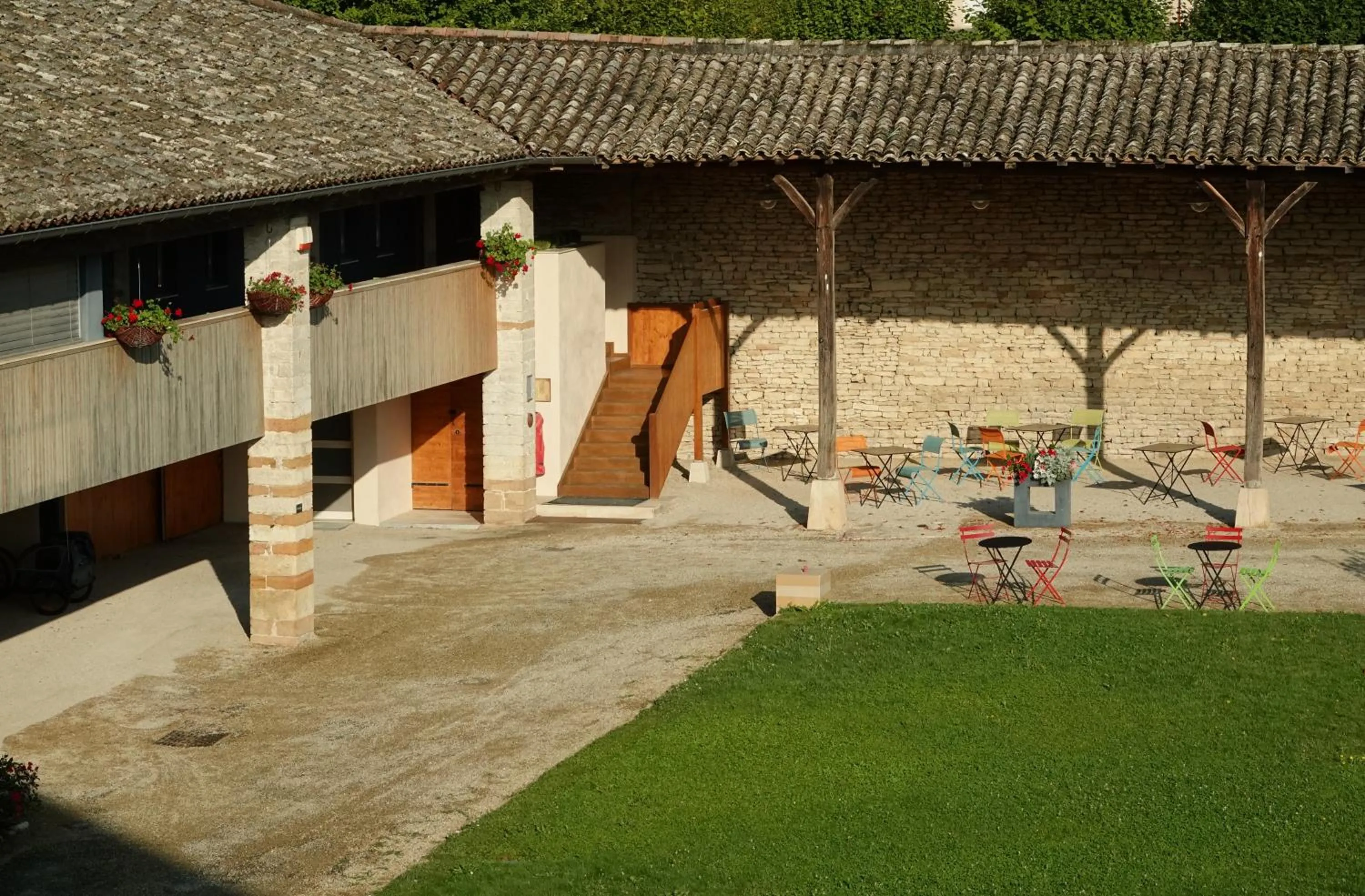 Property building in Teritoria le Château de Besseuil