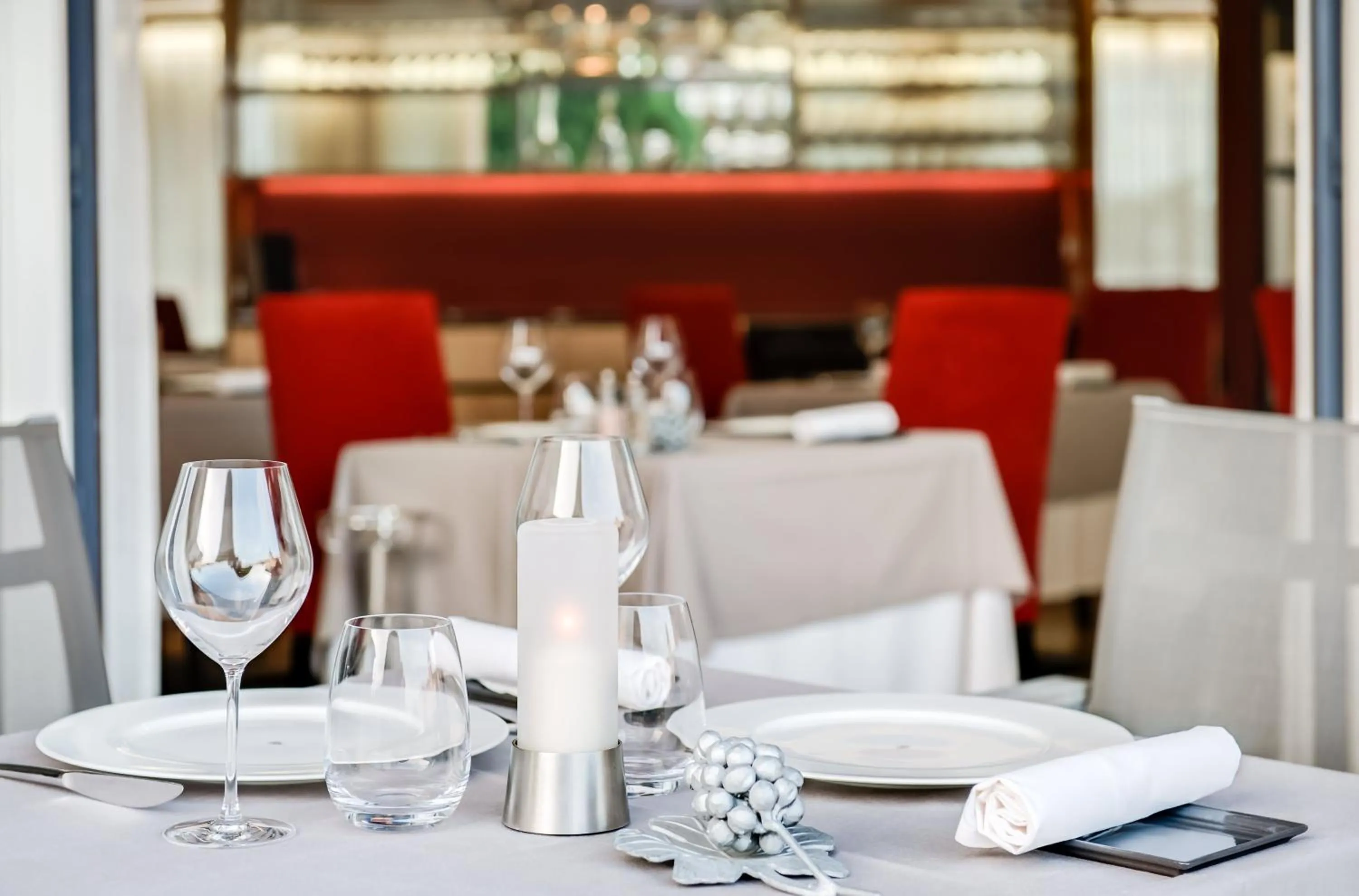 Property building in Hôtel-Restaurant le Château de Besseuil, Mâcon Nord - Teritoria