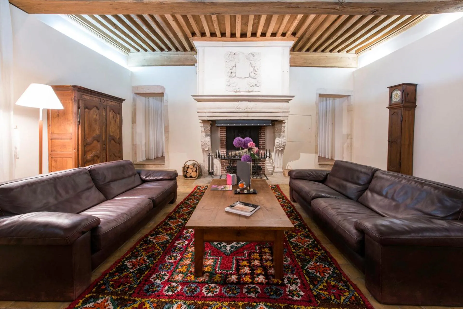 TV and multimedia in Hôtel-Restaurant le Château de Besseuil, Mâcon Nord - Teritoria