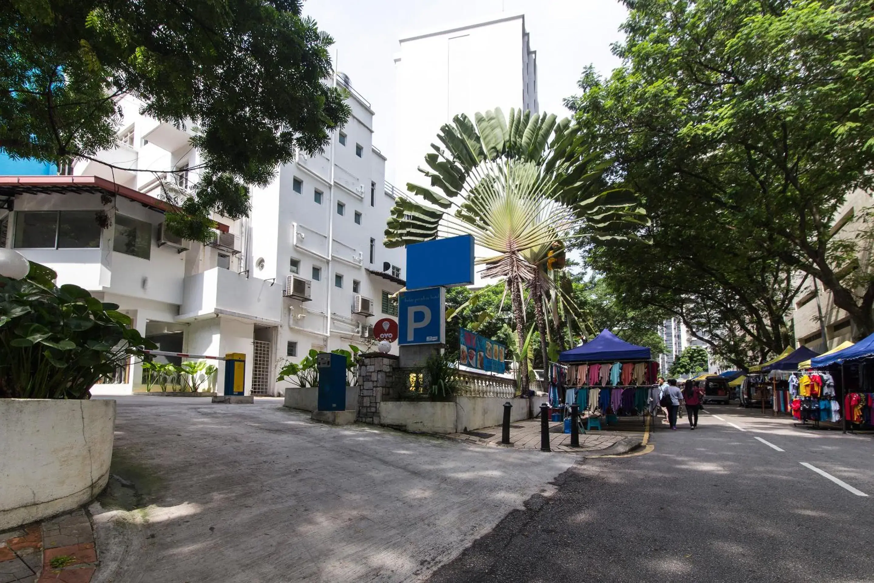 Facade/entrance, Property Building in OYO 161 Lodge Paradize Hotel