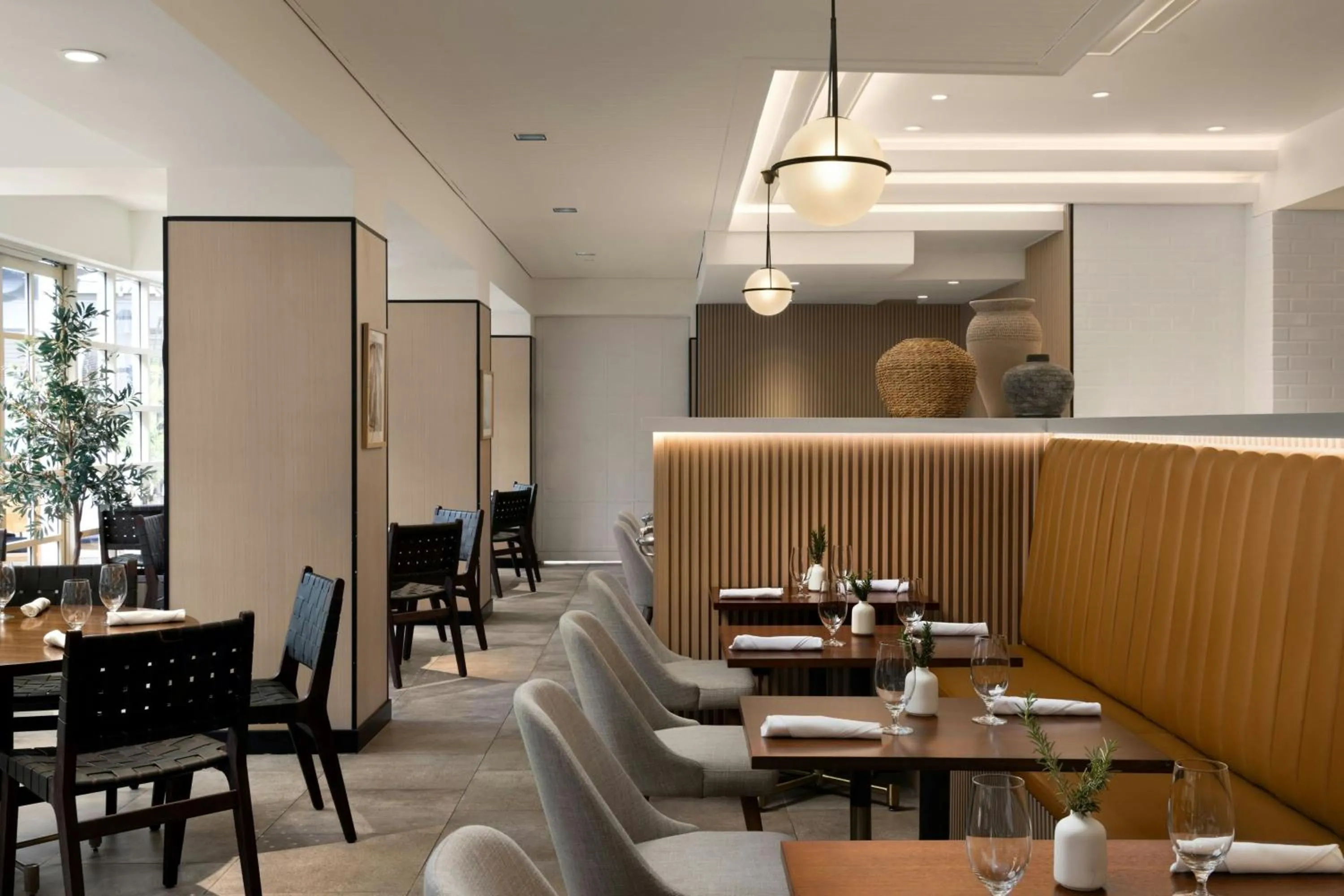 Restaurant/places to eat in Sheraton Universal