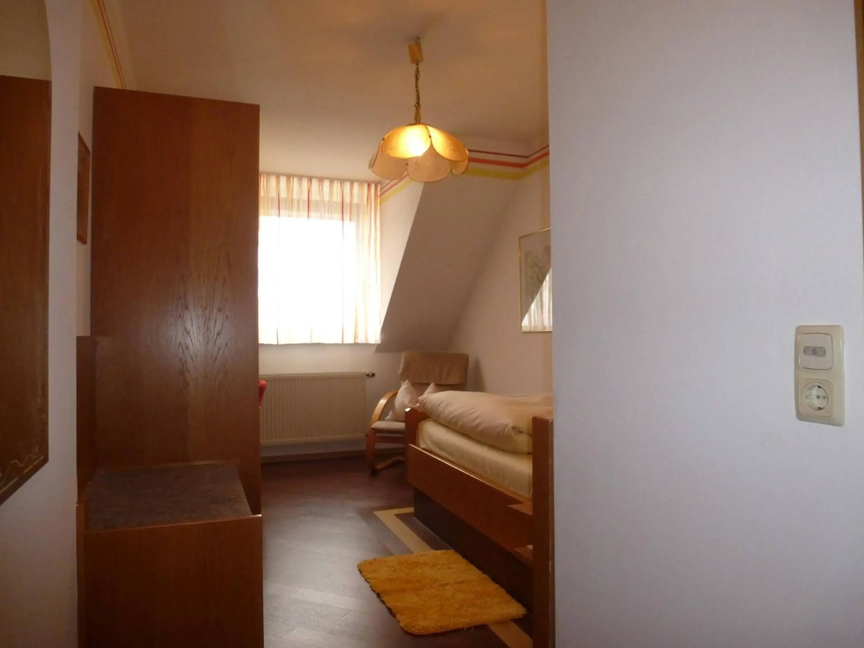 Single Room with Shower - single occupancy in Hotel-Gasthof "Zum Bartl" Single Room with Shower - single occupancy in Hotel-Gasthof "Zum Bartl"