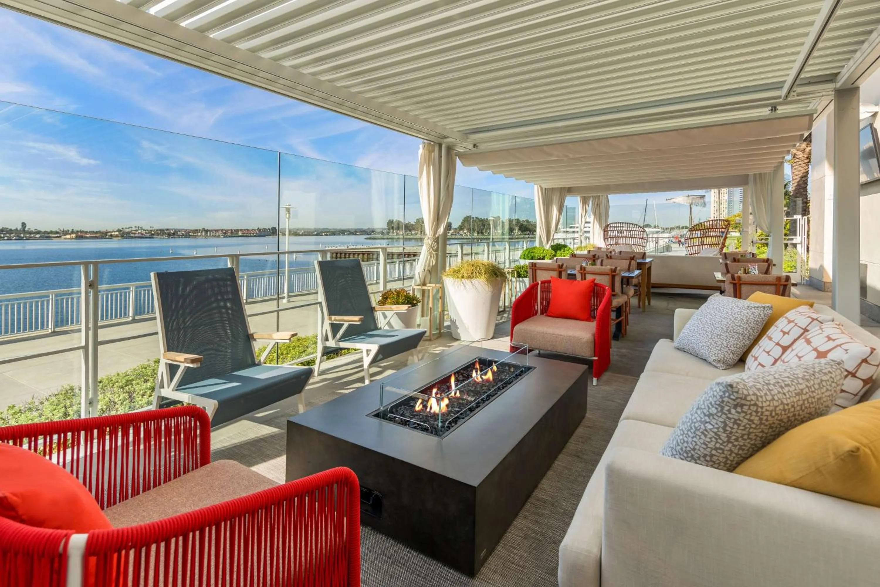 Restaurant/places to eat in Hilton San Diego Bayfront