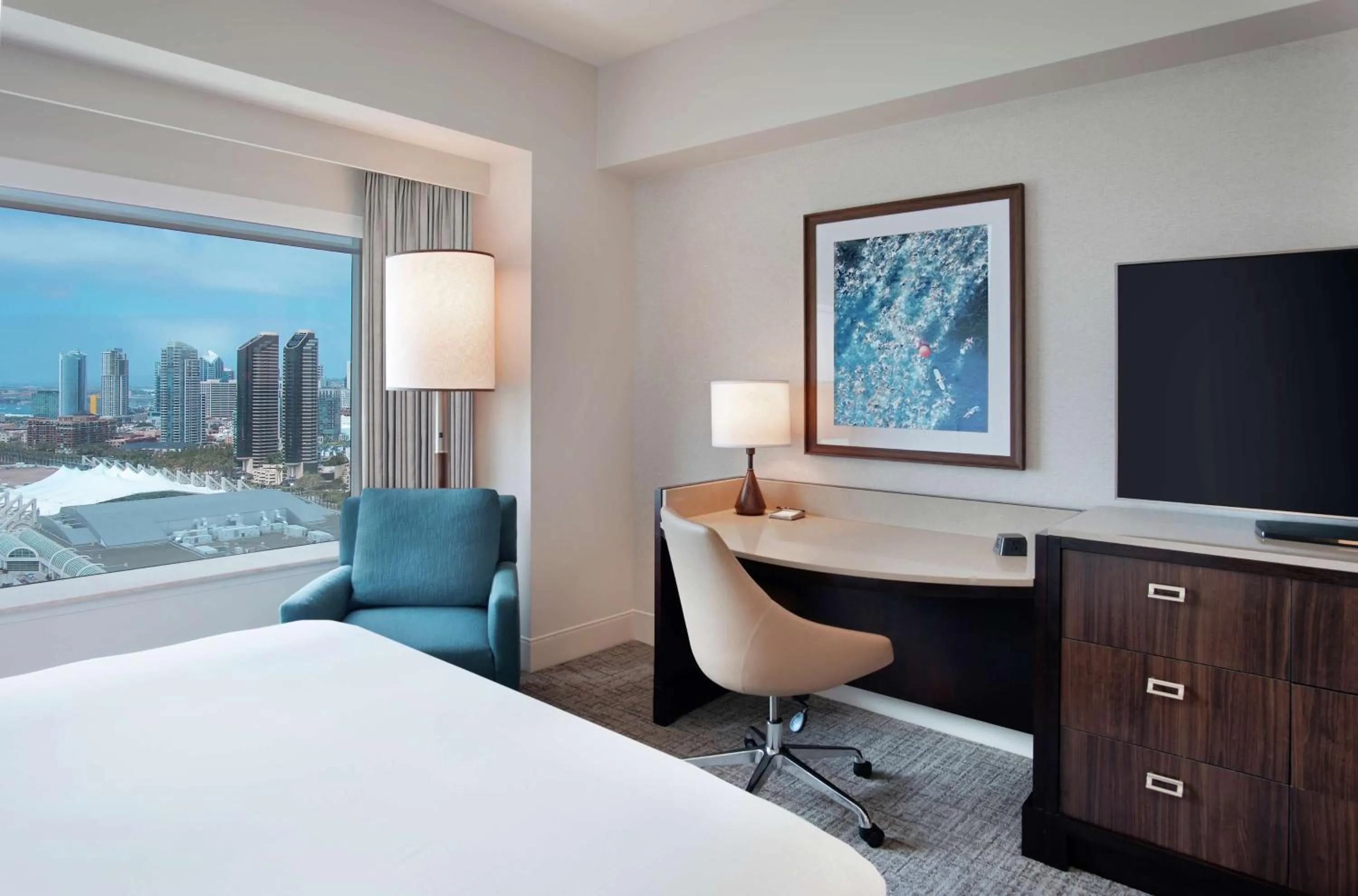 Bedroom, Bed in Hilton San Diego Bayfront