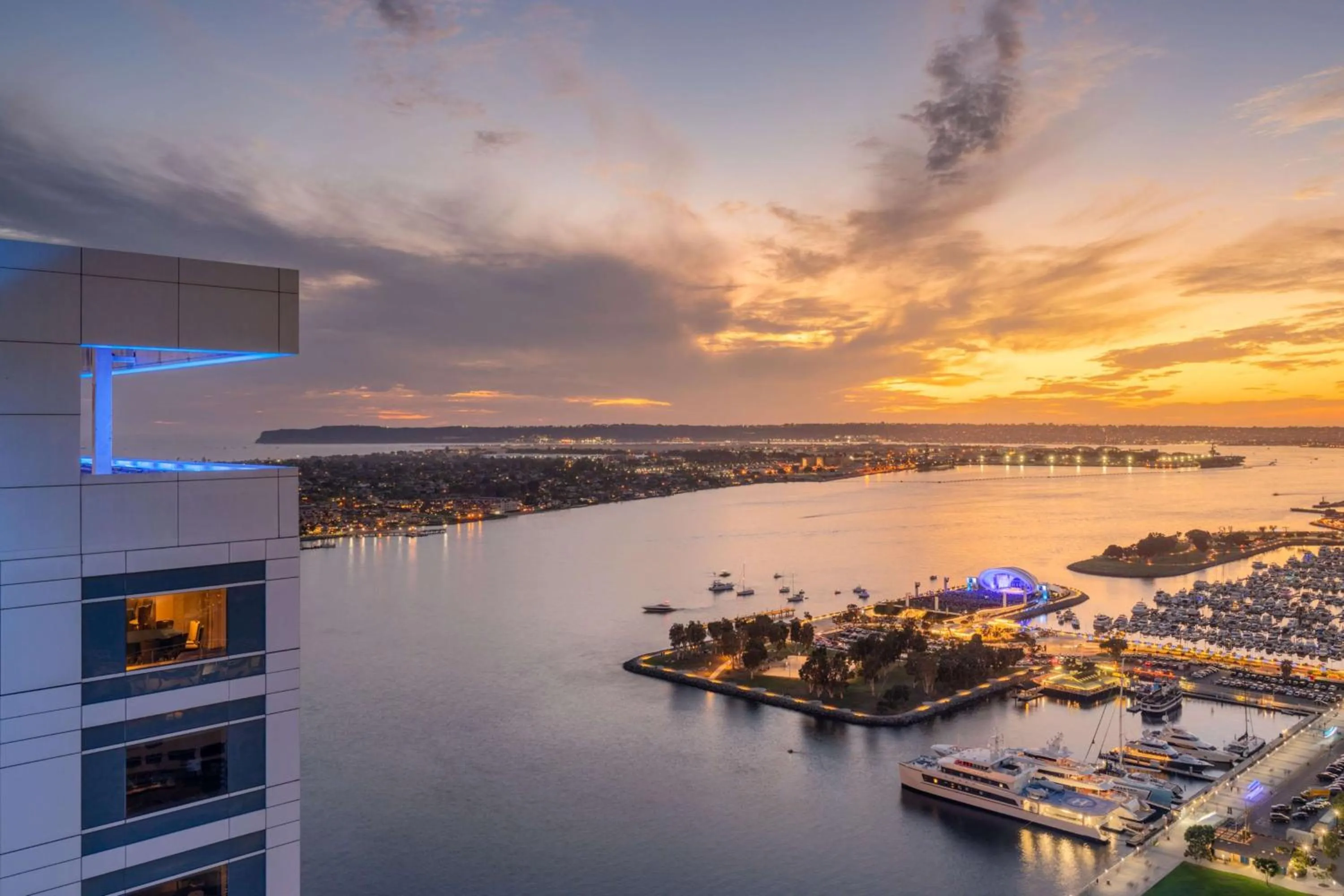 Property building in Hilton San Diego Bayfront