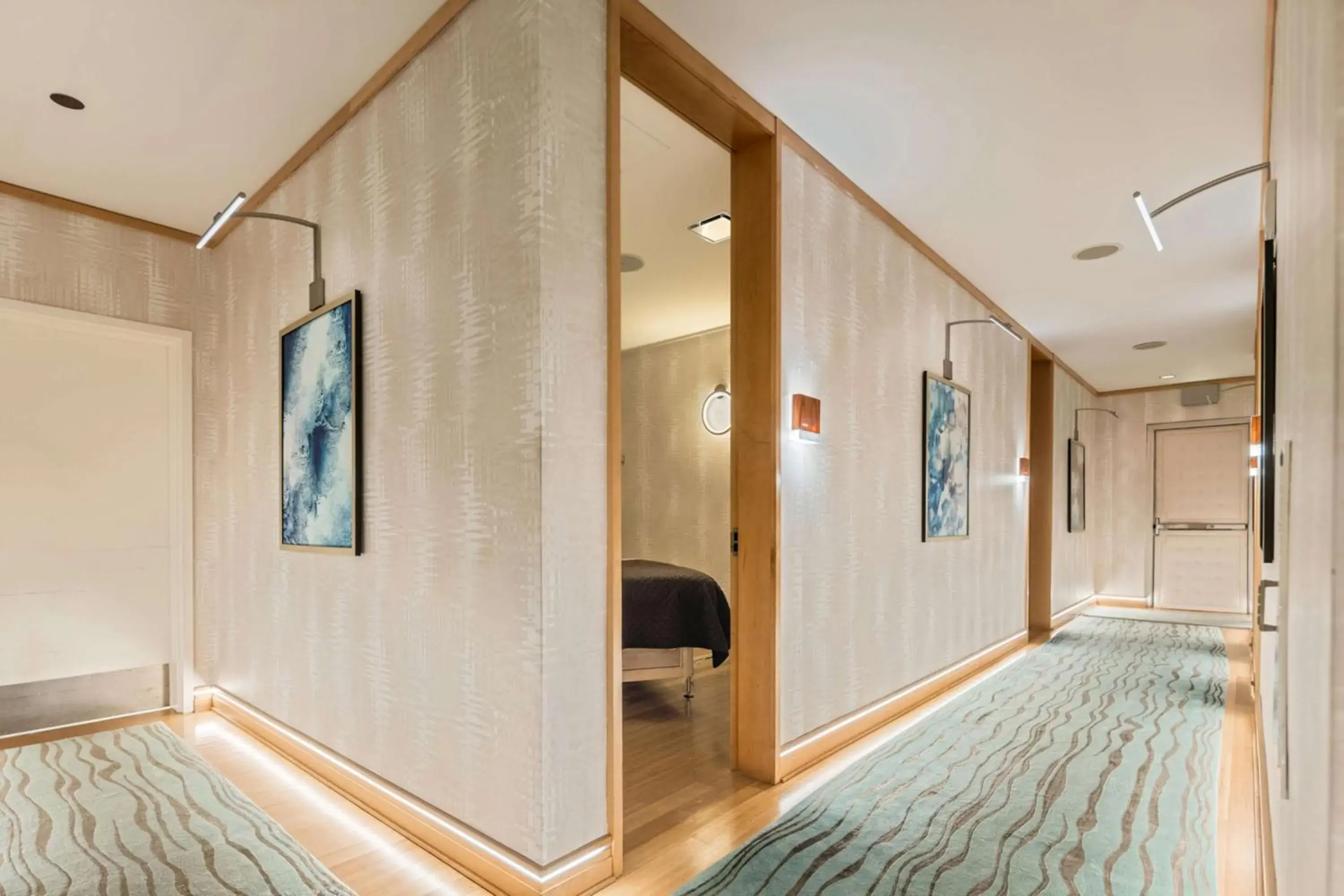 Spa and wellness centre/facilities, Bed in Hilton San Diego Bayfront Spa and wellness centre/facilities, Bed in Hilton San Diego Bayfront