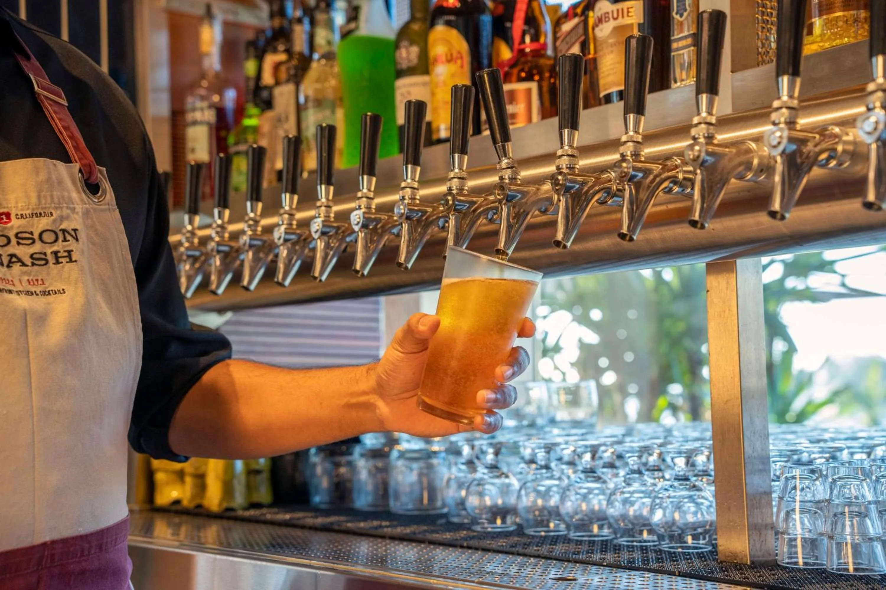 Lounge or bar in Hilton San Diego Bayfront