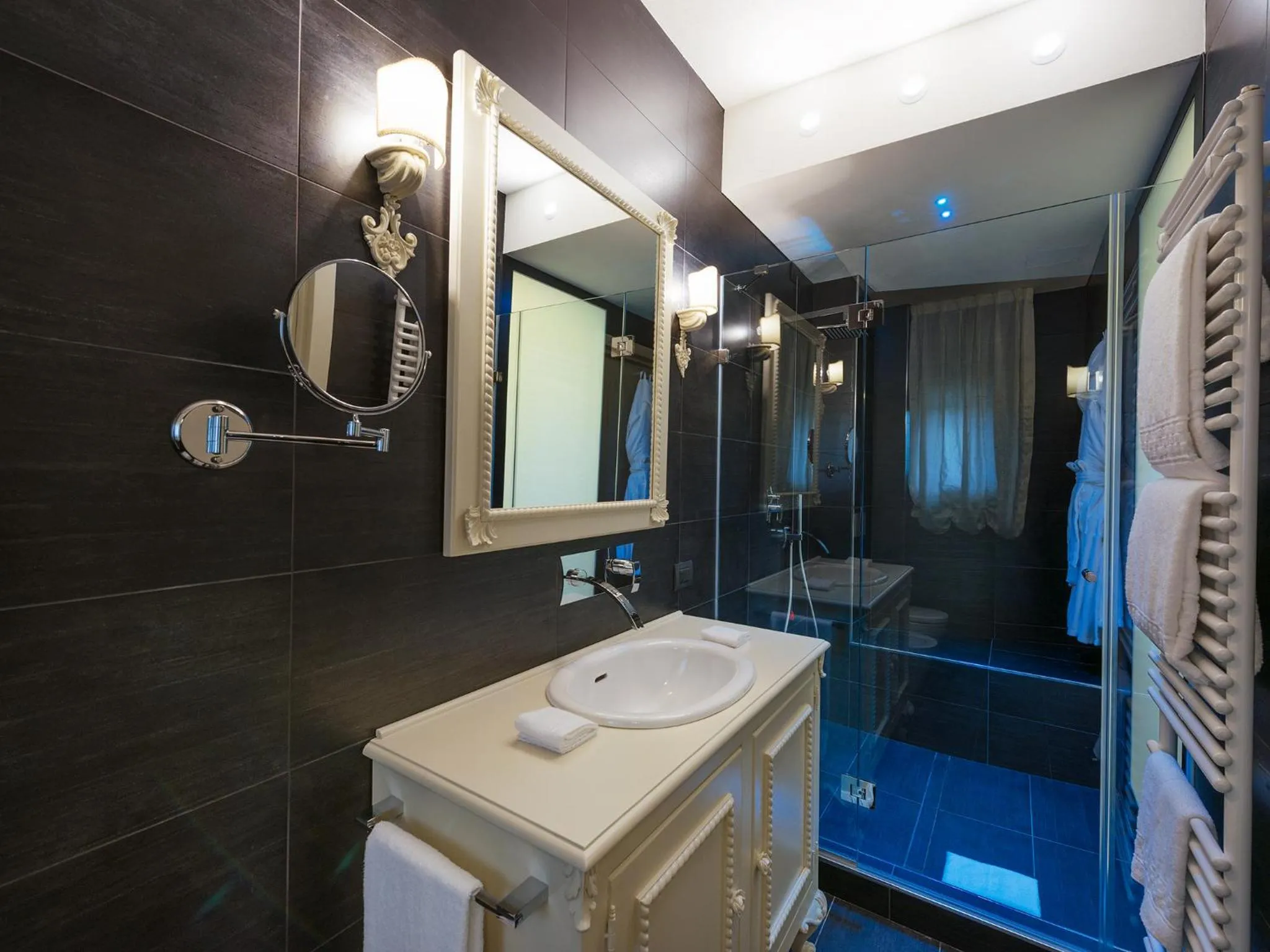 Shower in Relais Sassa al Sole