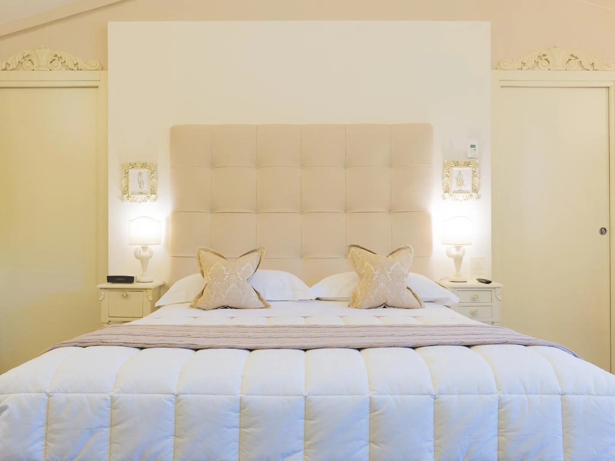 Bed in Relais Sassa al Sole