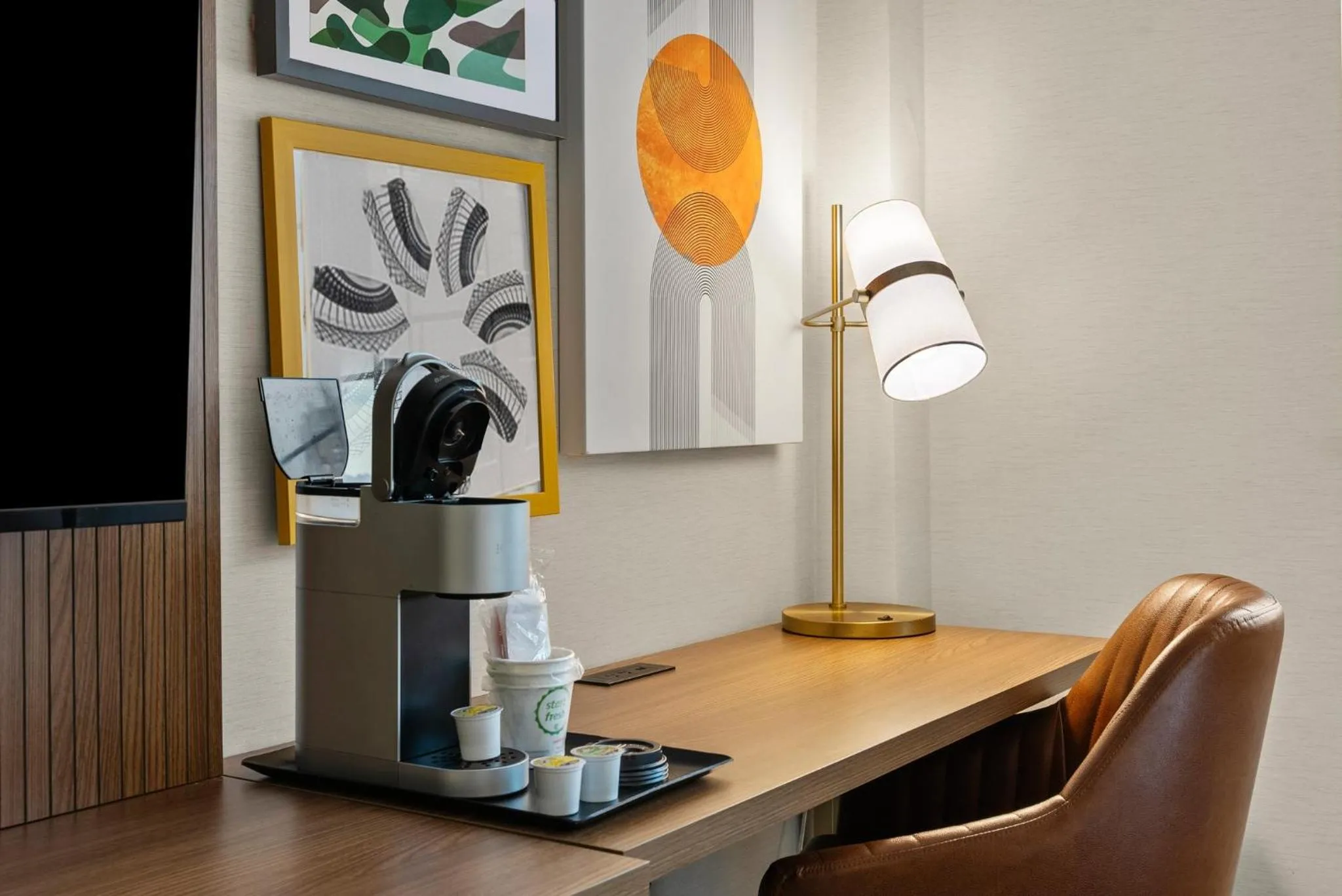 Photo of the whole room in Holiday Inn Niagara Falls State Park Entry by IHG