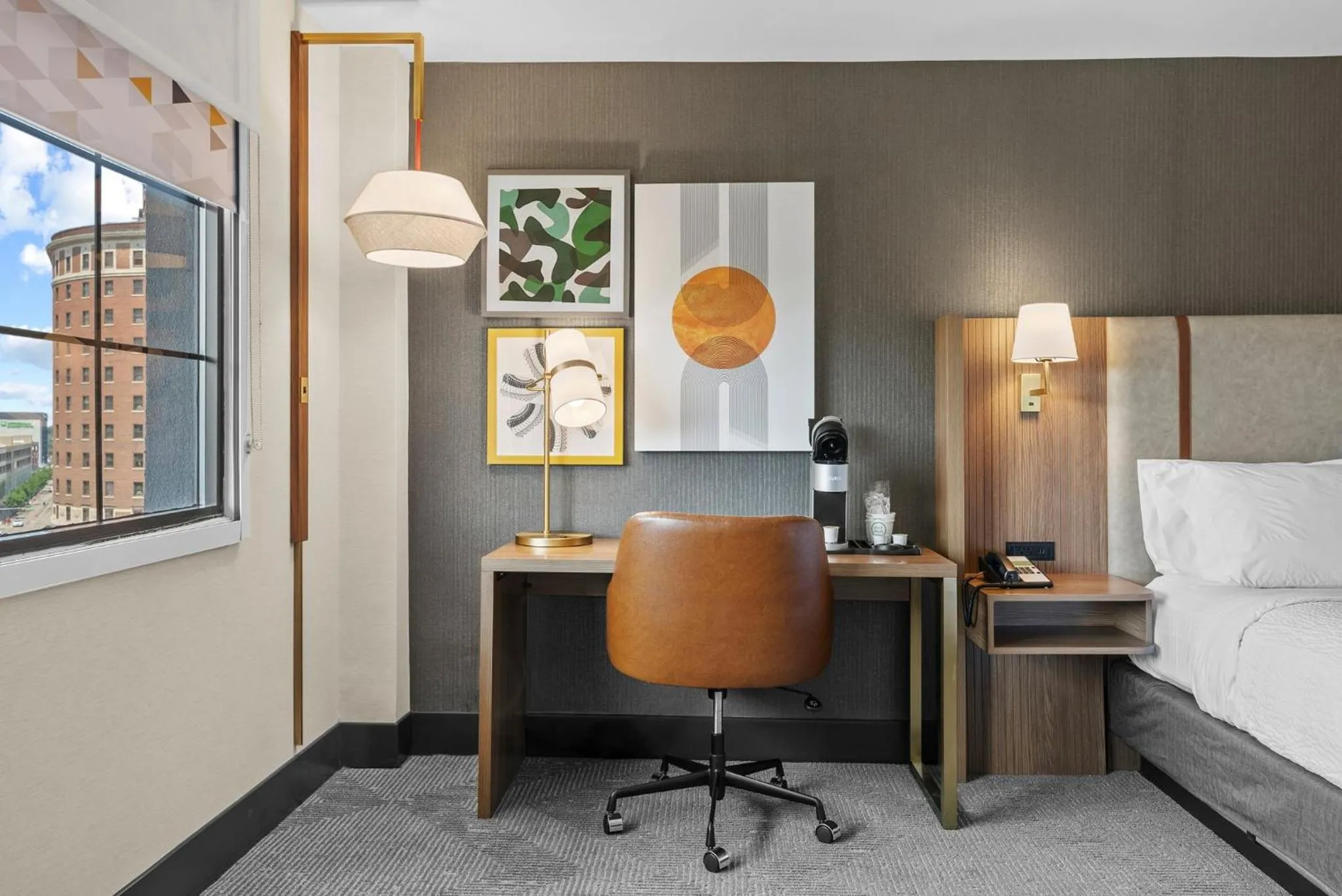 Photo of the whole room, Bed in Holiday Inn Niagara Falls State Park Entry by IHG