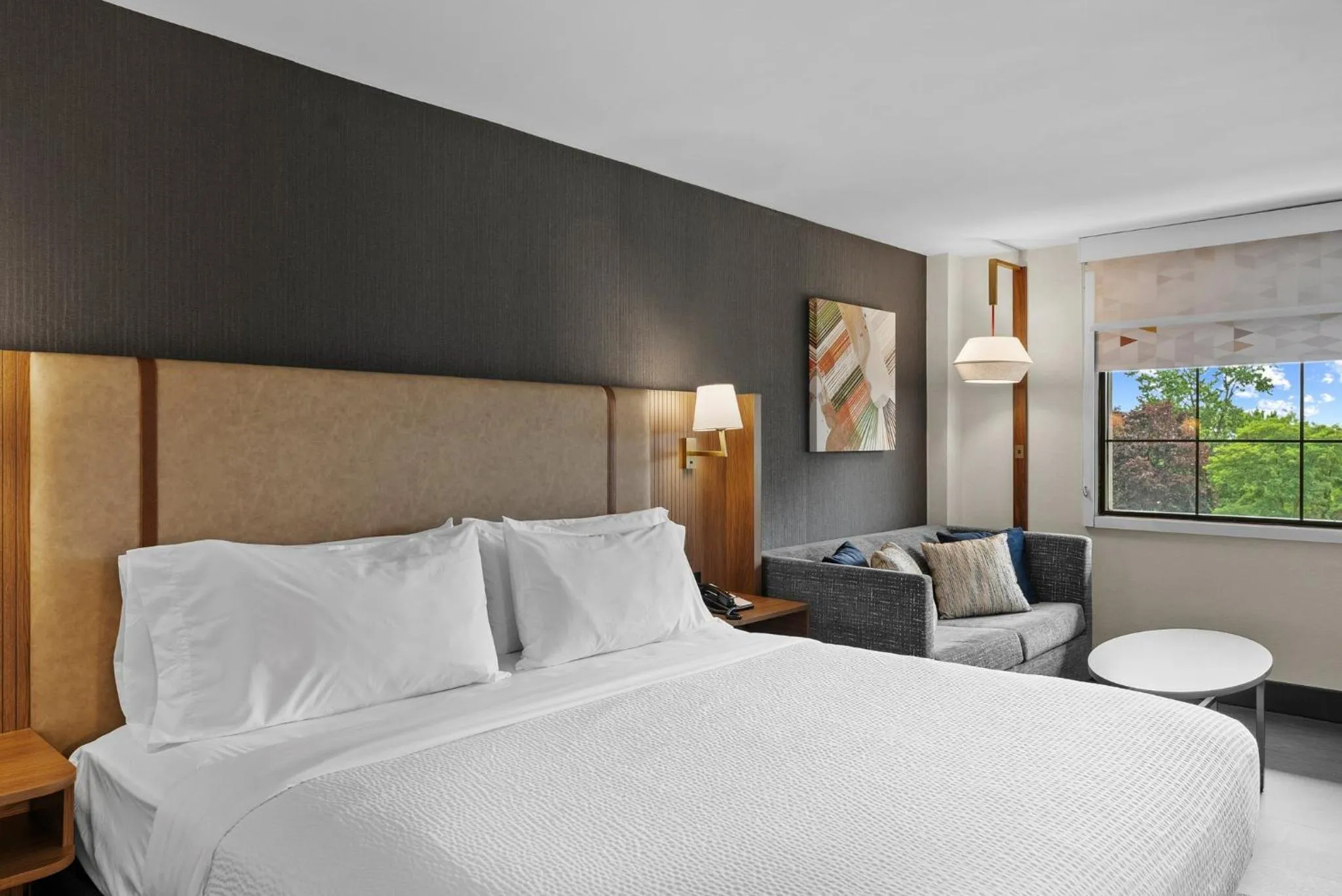 Photo of the whole room, Bed in Holiday Inn Niagara Falls State Park Entry by IHG