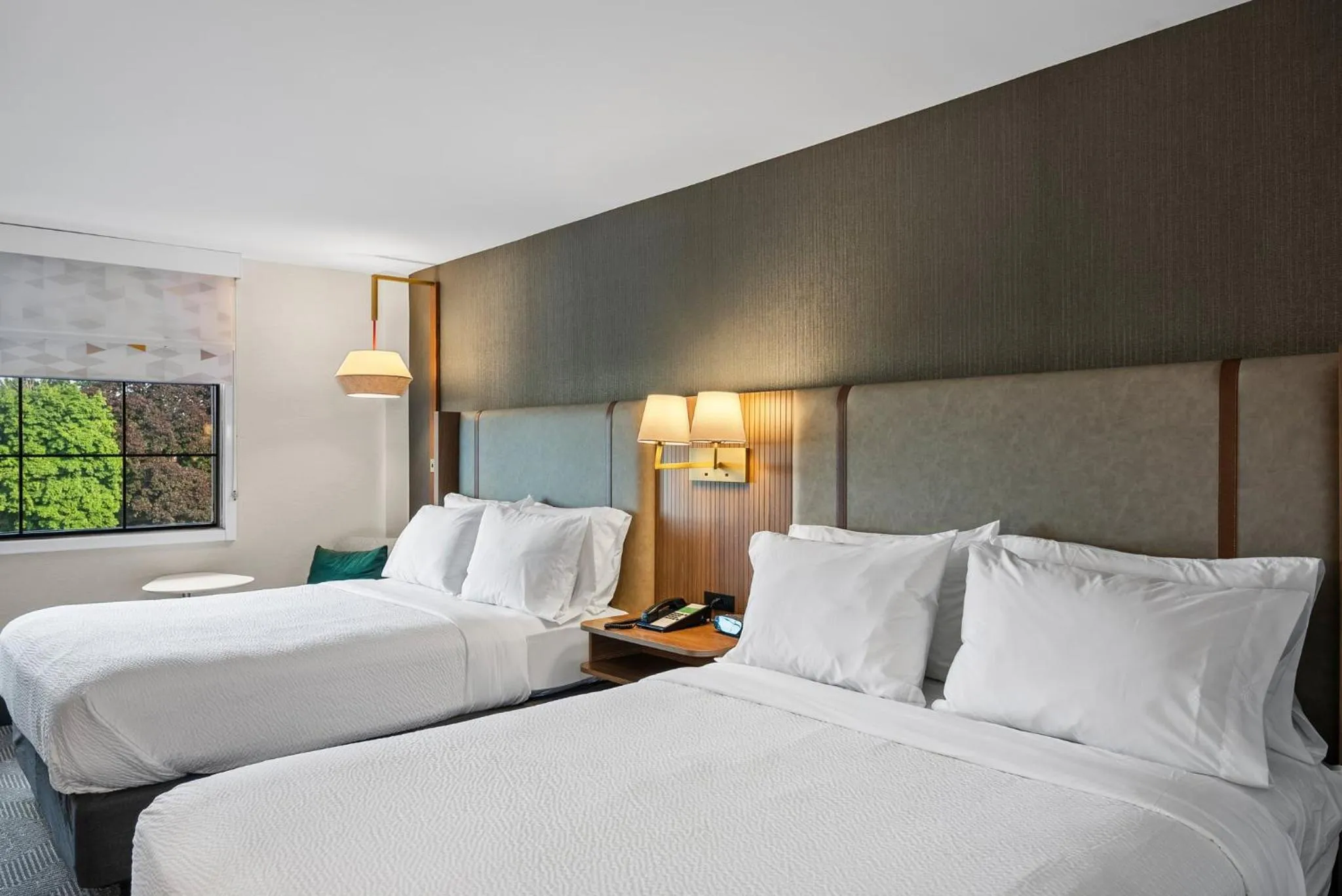 Photo of the whole room, Bed in Holiday Inn Niagara Falls State Park Entry by IHG