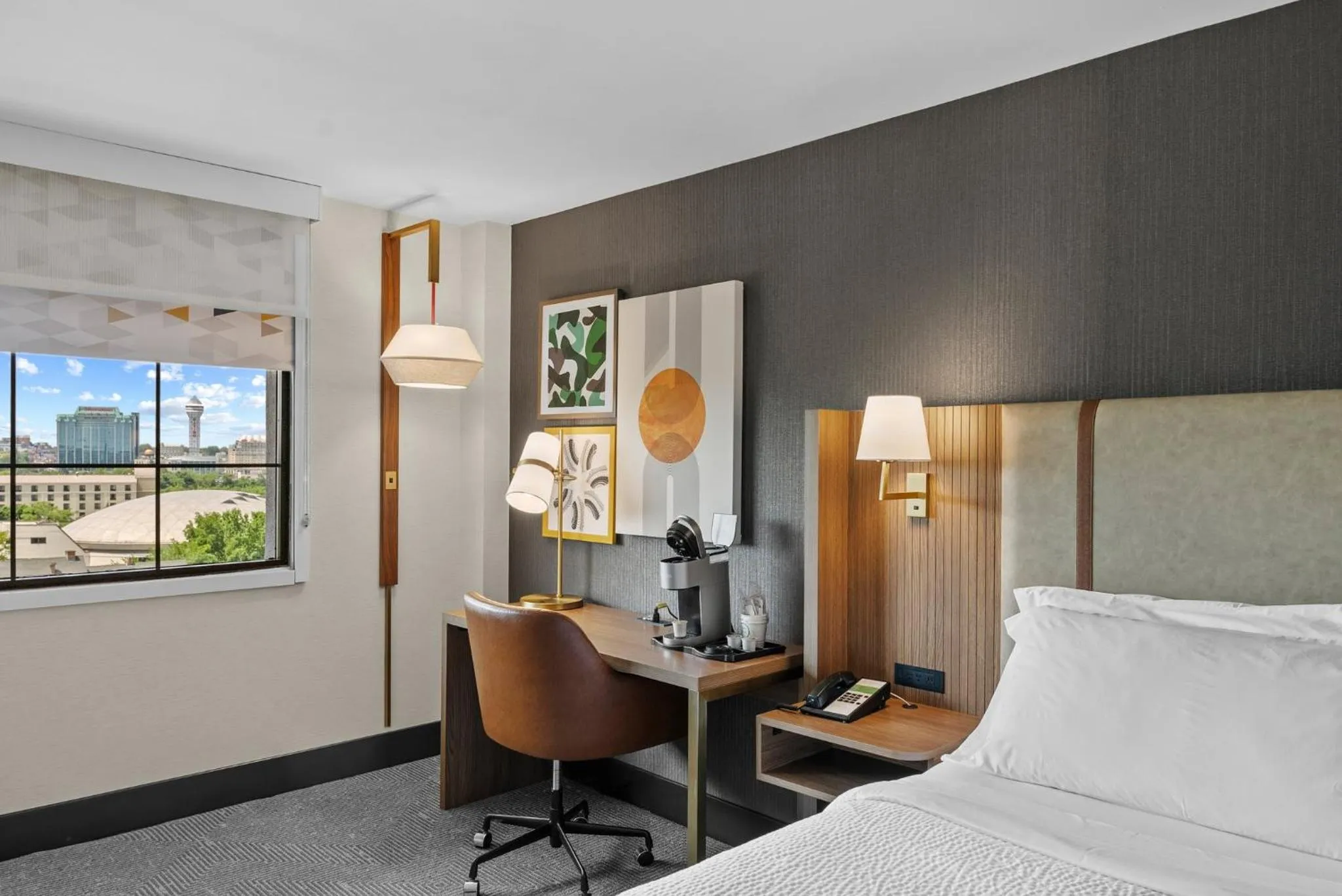 Photo of the whole room, Bed in Holiday Inn Niagara Falls State Park Entry by IHG