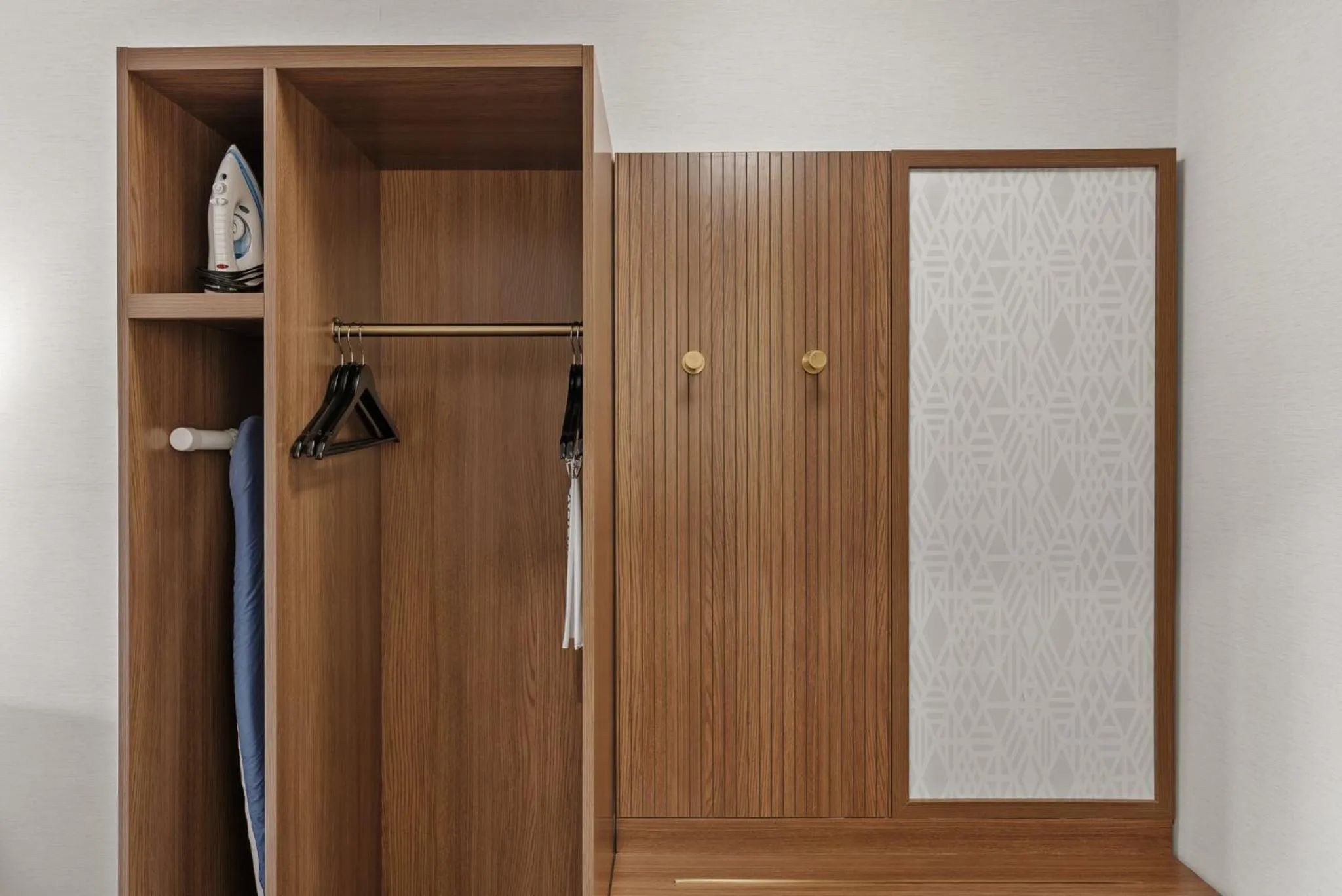 Photo of the whole room in Holiday Inn Niagara Falls State Park Entry by IHG