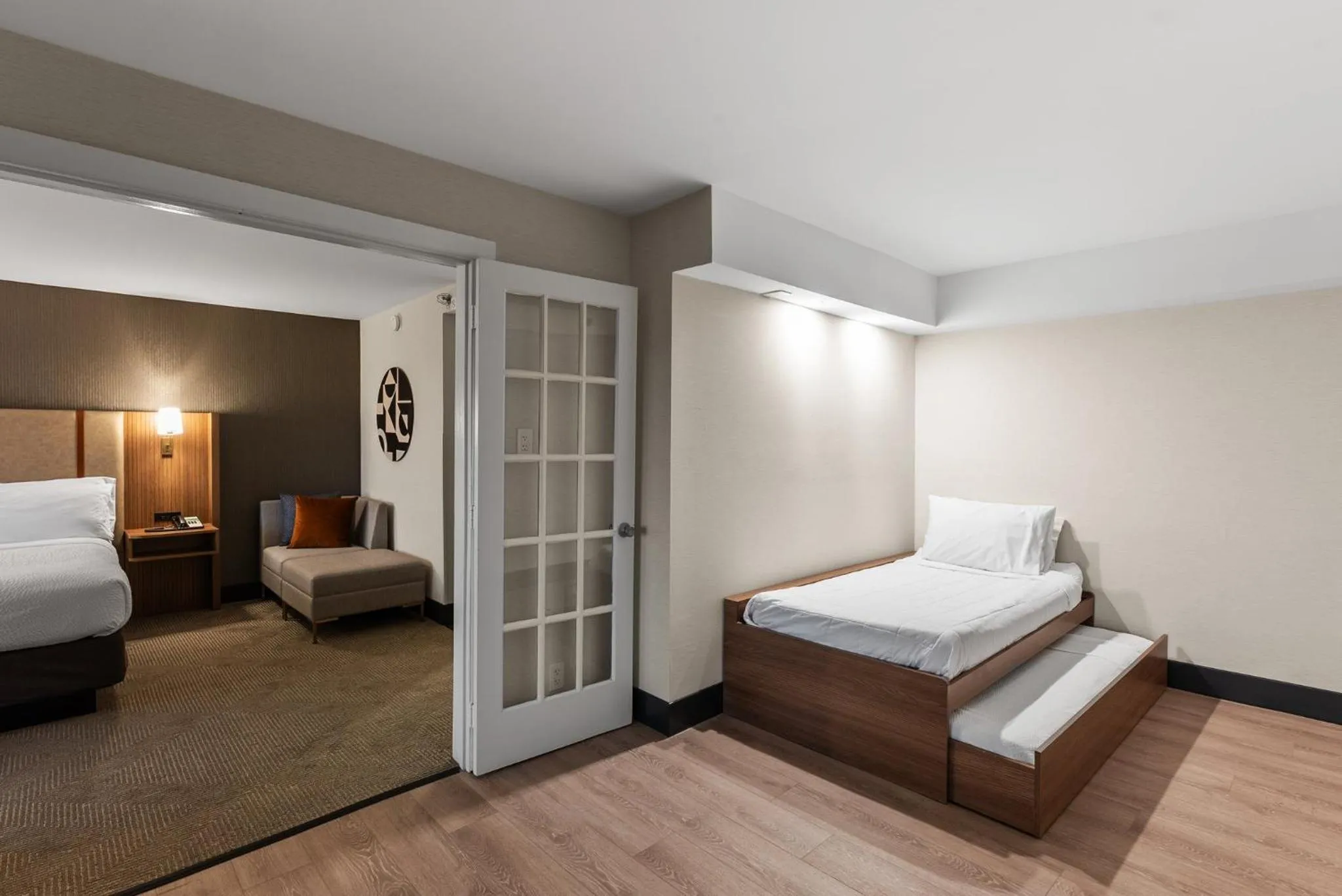 Photo of the whole room, Bed in Holiday Inn Niagara Falls State Park Entry by IHG