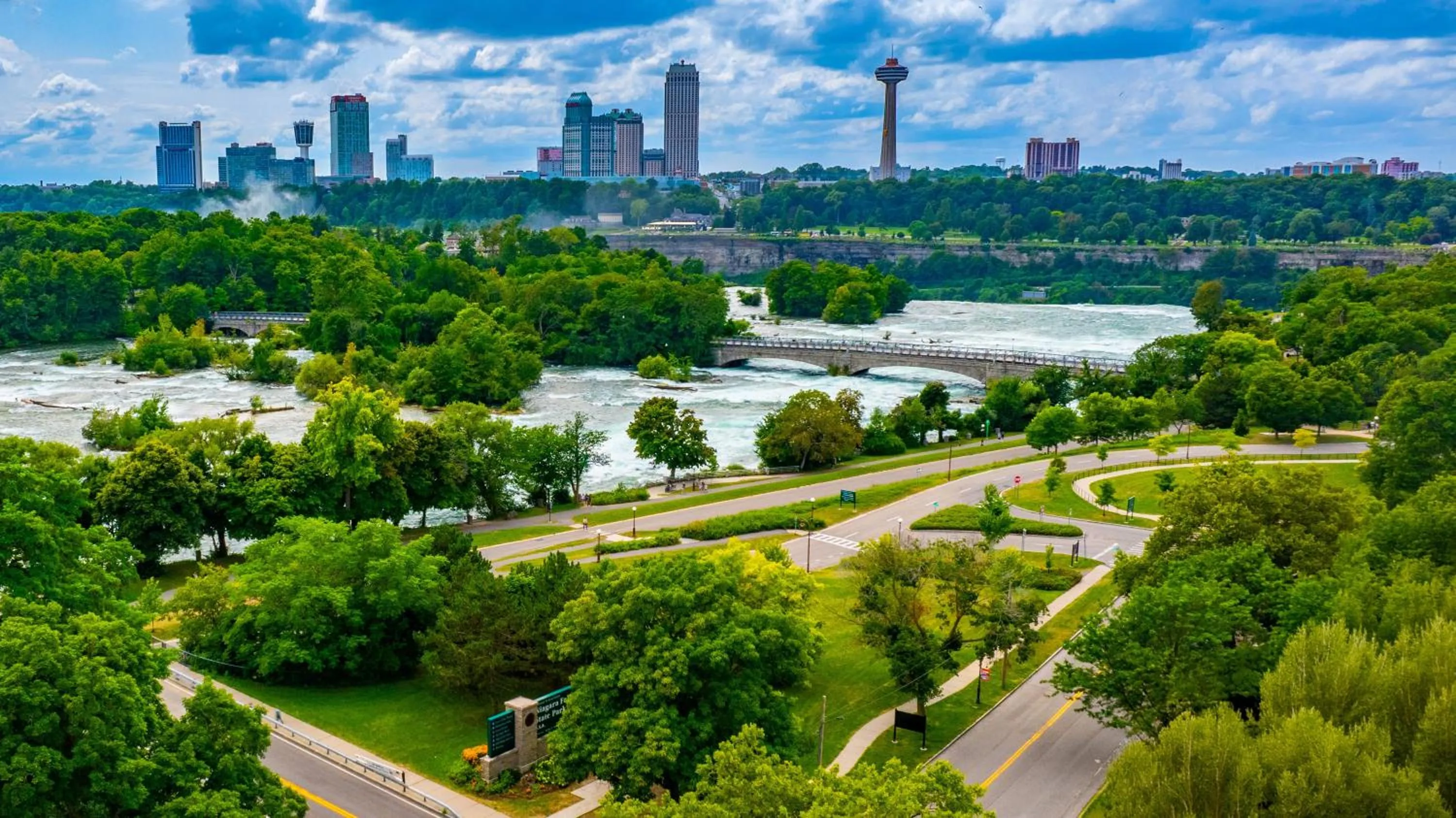 Photo of the whole room in Holiday Inn Niagara Falls State Park Entry by IHG