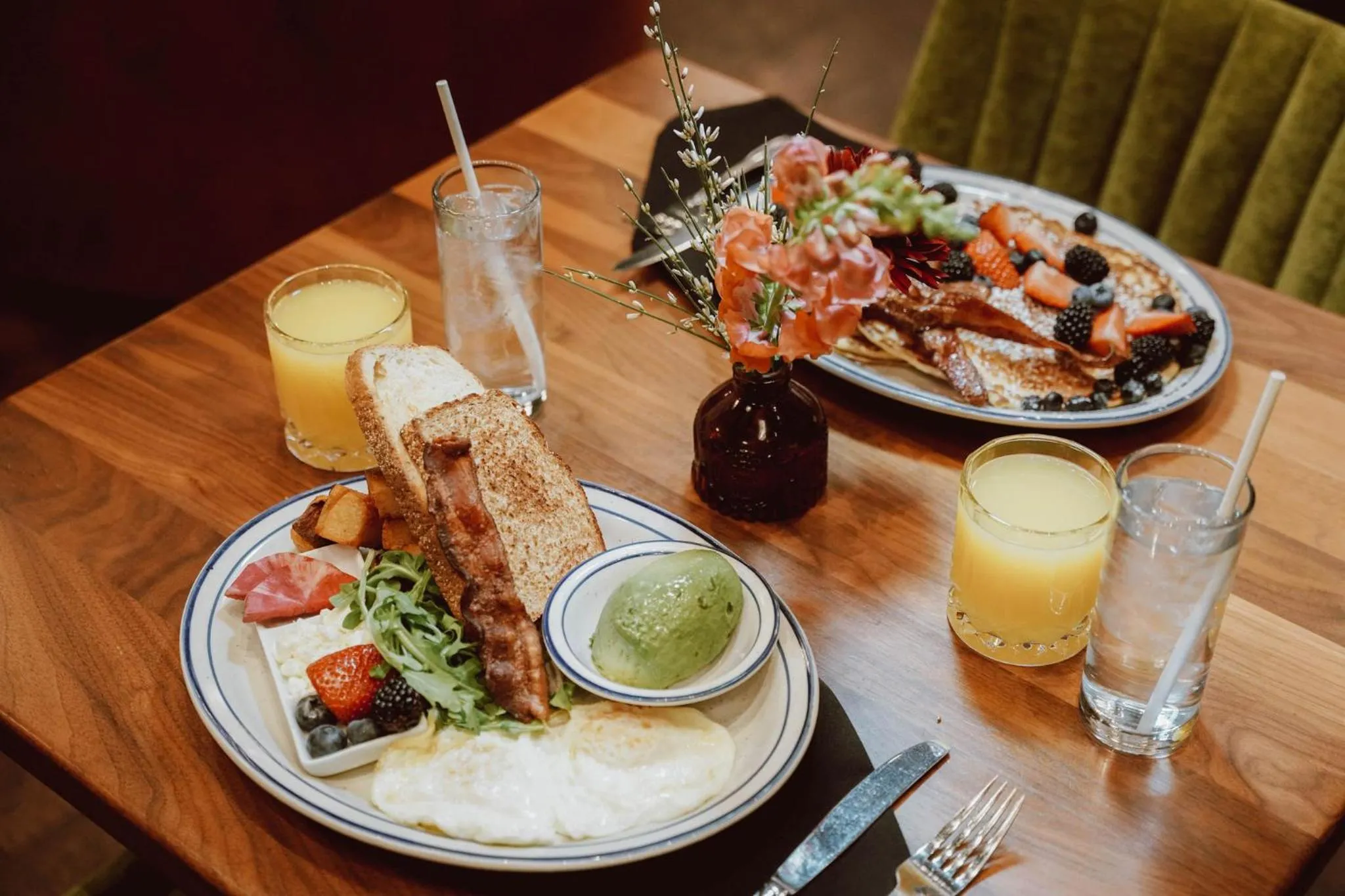 Restaurant/places to eat in Hotel Indigo Nashville - The Countrypolitan