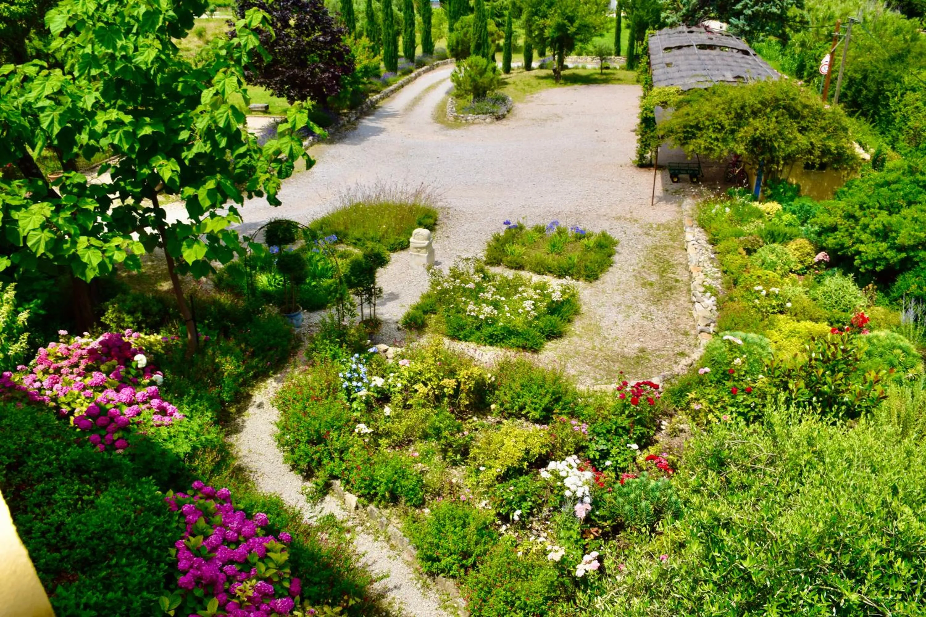Garden view in Bastide Saint-Didier
