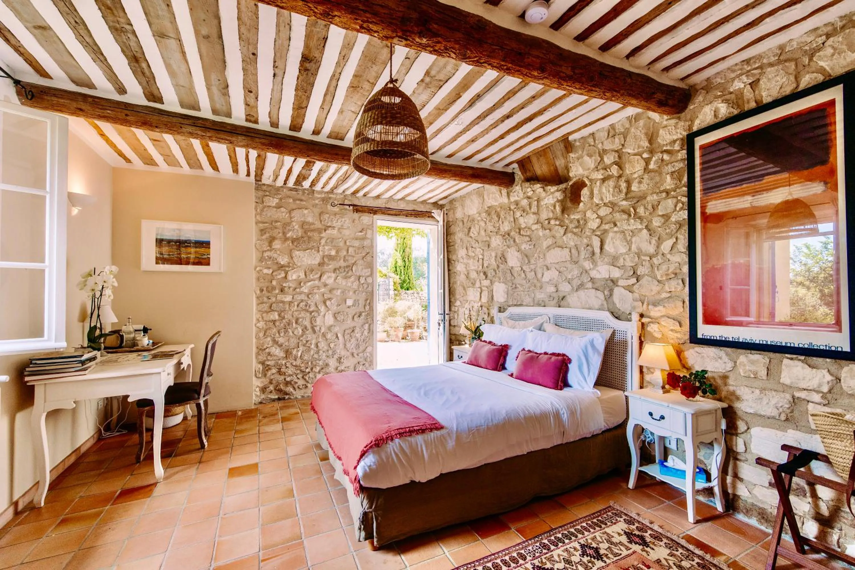 Photo of the whole room, Bed in Bastide Saint-Didier