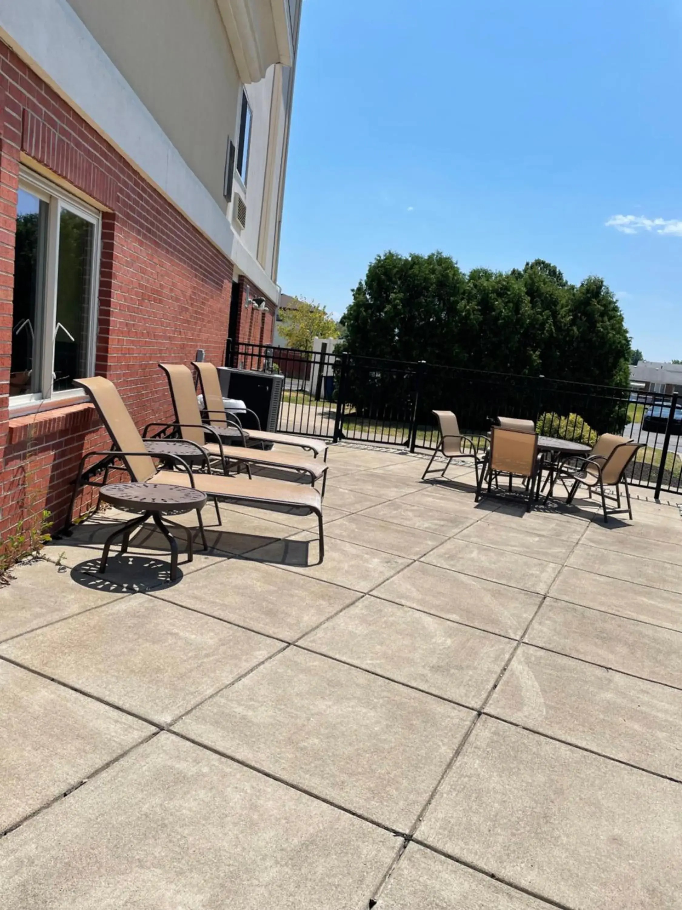 Property building in Holiday Inn Express & Suites Niagara Falls by IHG Property building in Holiday Inn Express & Suites Niagara Falls by IHG