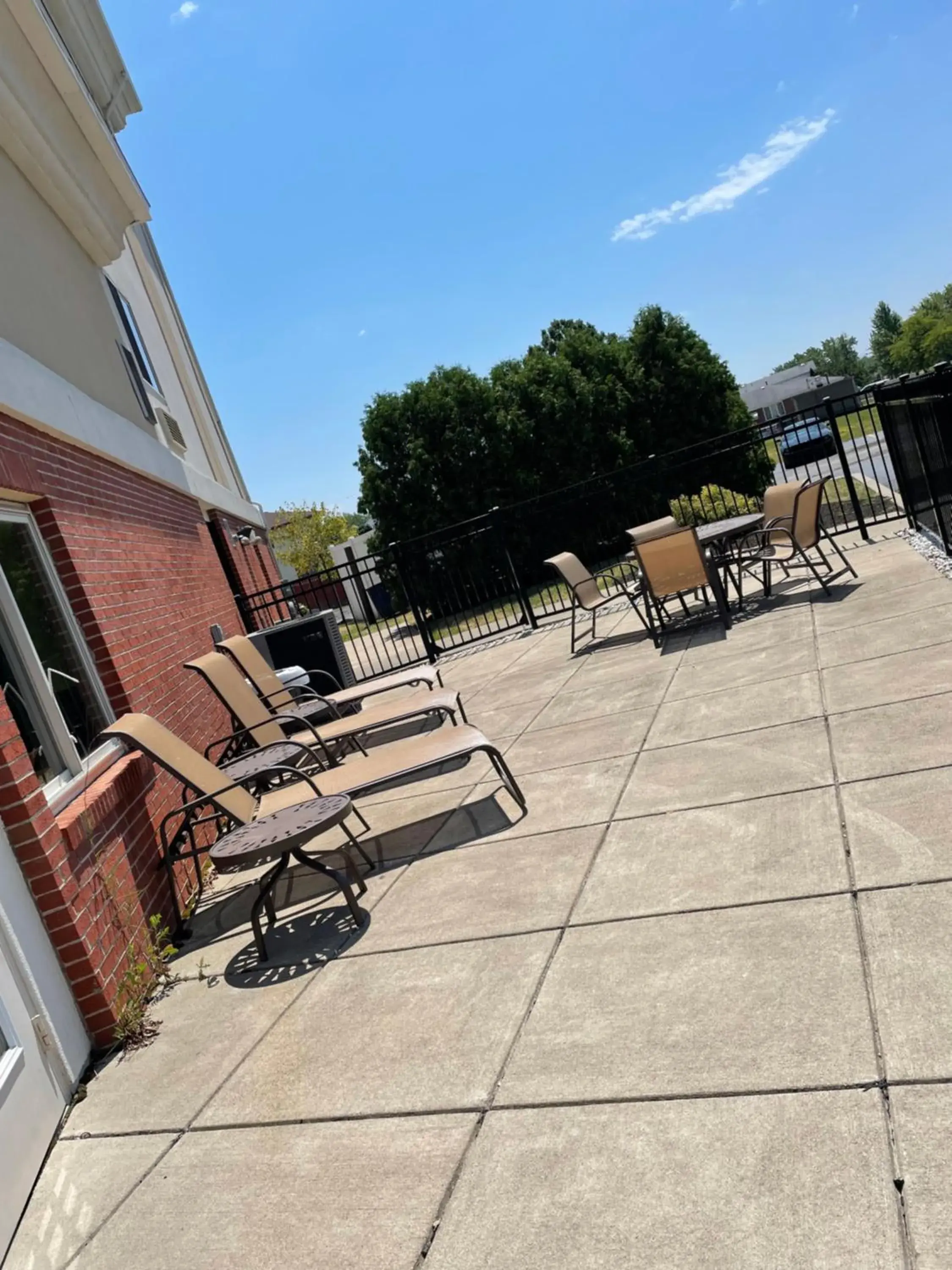 Property building in Holiday Inn Express & Suites Niagara Falls by IHG Property building in Holiday Inn Express & Suites Niagara Falls by IHG