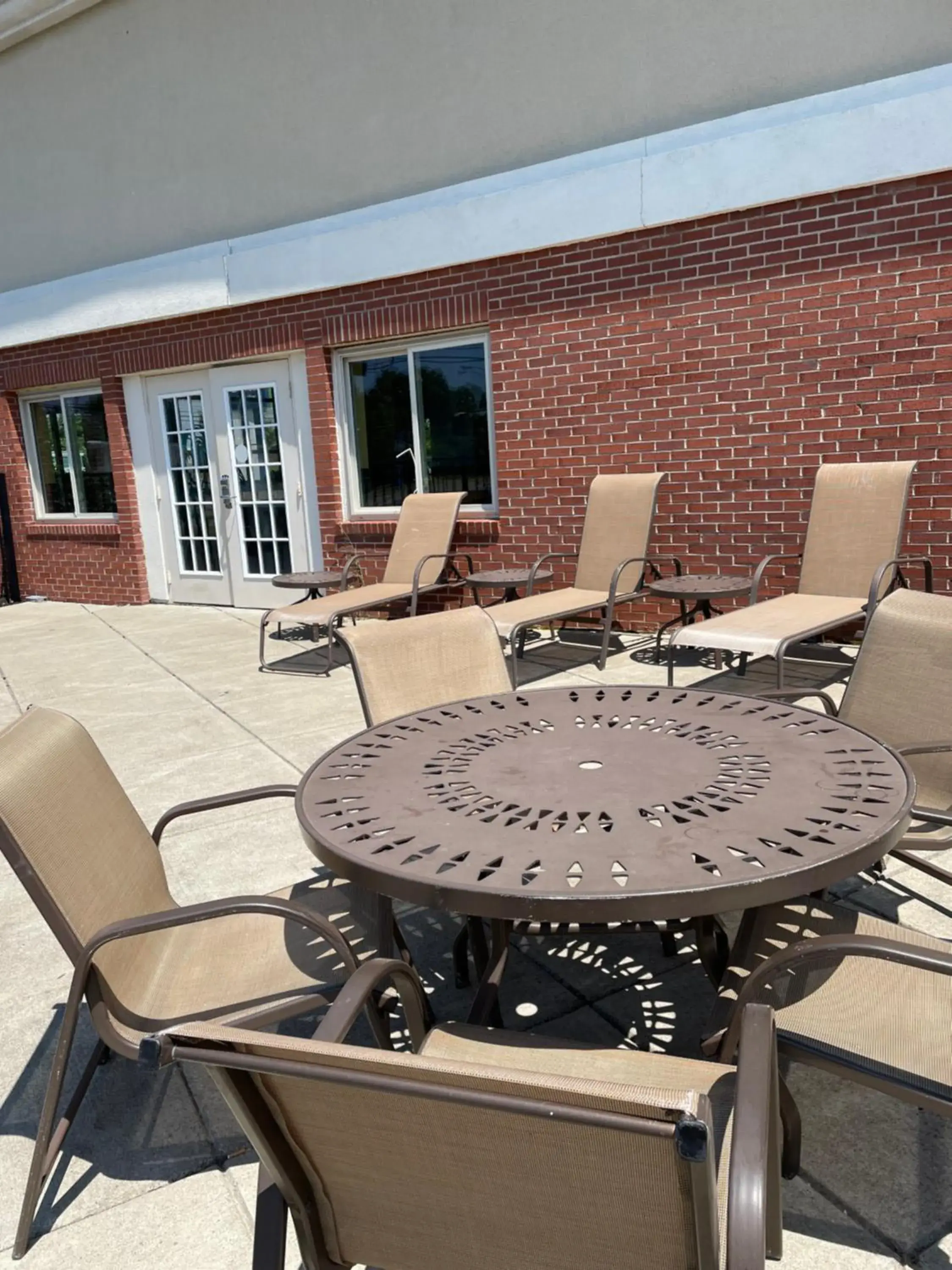 Property building in Holiday Inn Express & Suites Niagara Falls by IHG Property building in Holiday Inn Express & Suites Niagara Falls by IHG