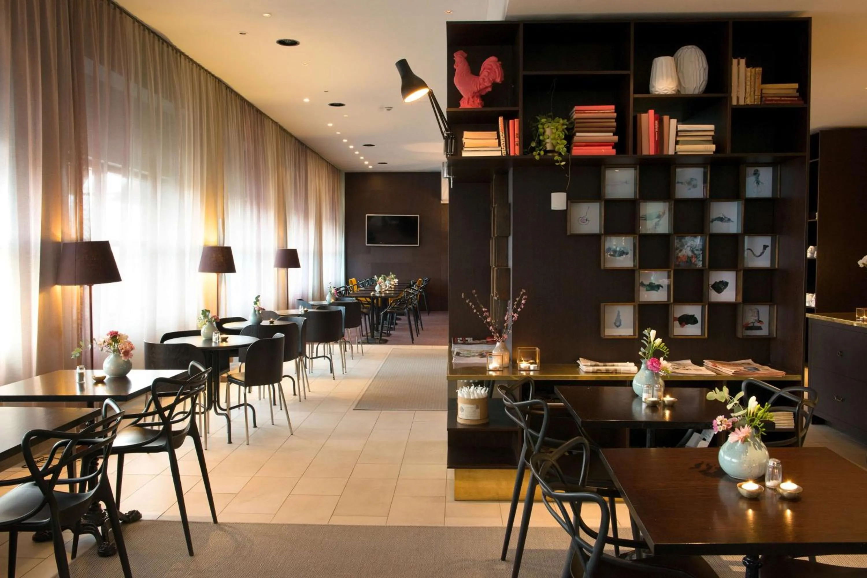 Restaurant/places to eat in Scandic No. 25