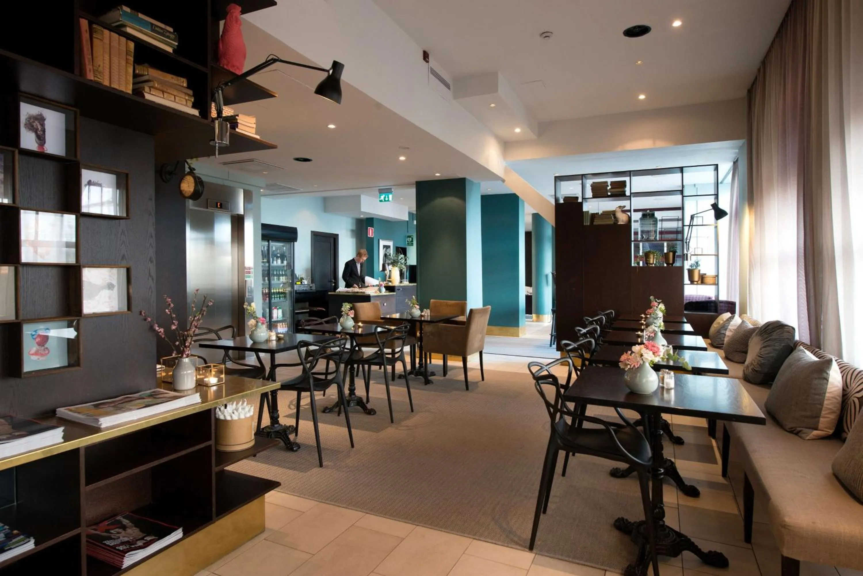 Restaurant/places to eat in Scandic No. 25