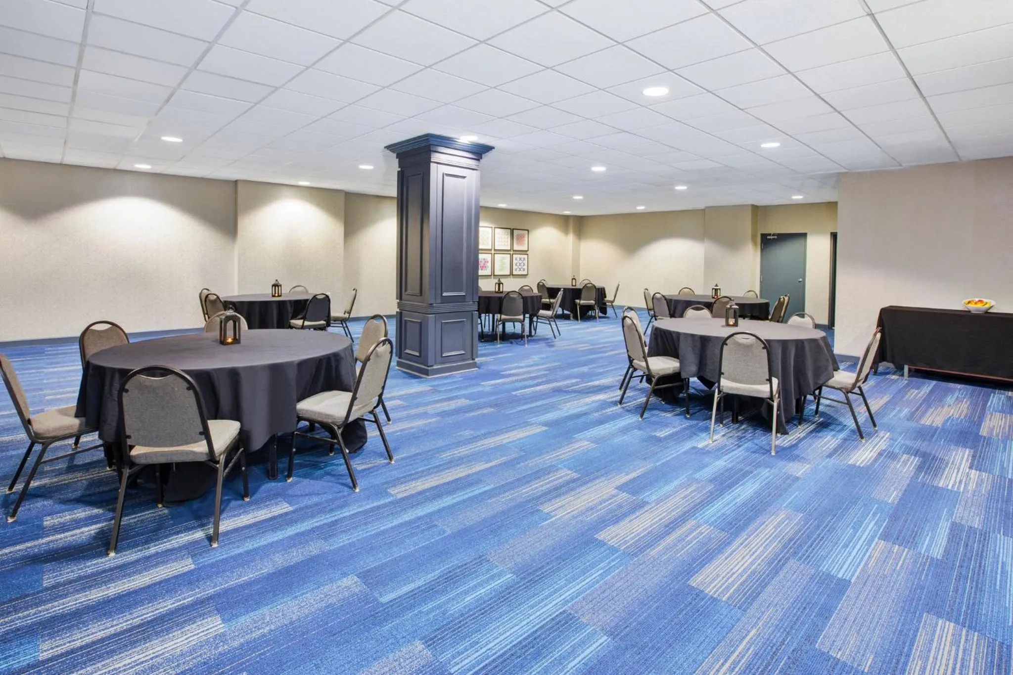Meeting/conference room in Holiday Inn Express Nashville-Downtown - Broadway by IHG