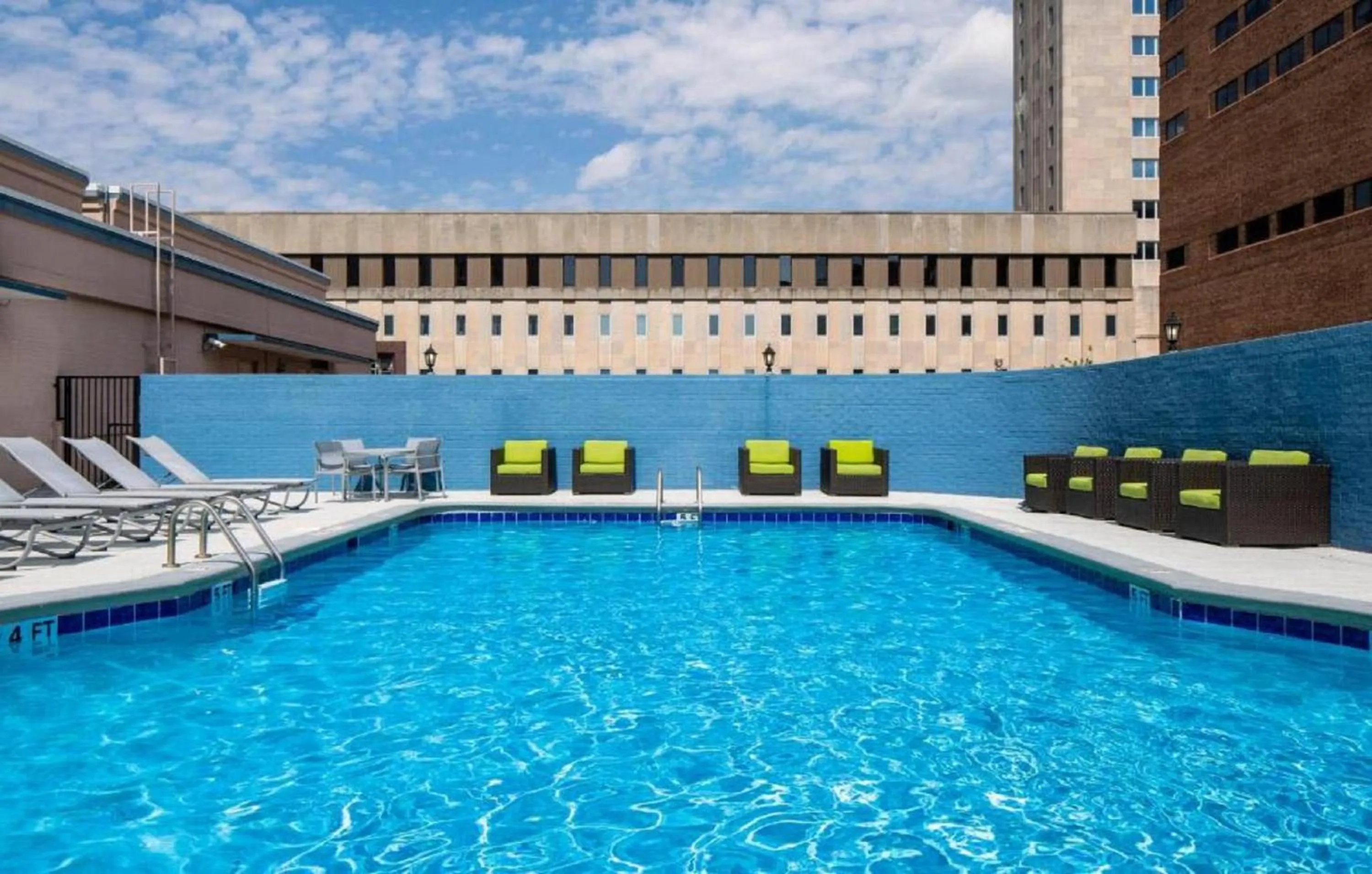 Swimming pool in Holiday Inn Express Nashville-Downtown - Broadway by IHG