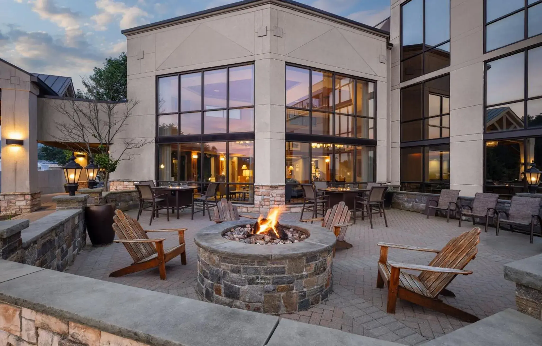 Property building in Holiday Inn Resort Lake George by IHG Property building in Holiday Inn Resort Lake George by IHG