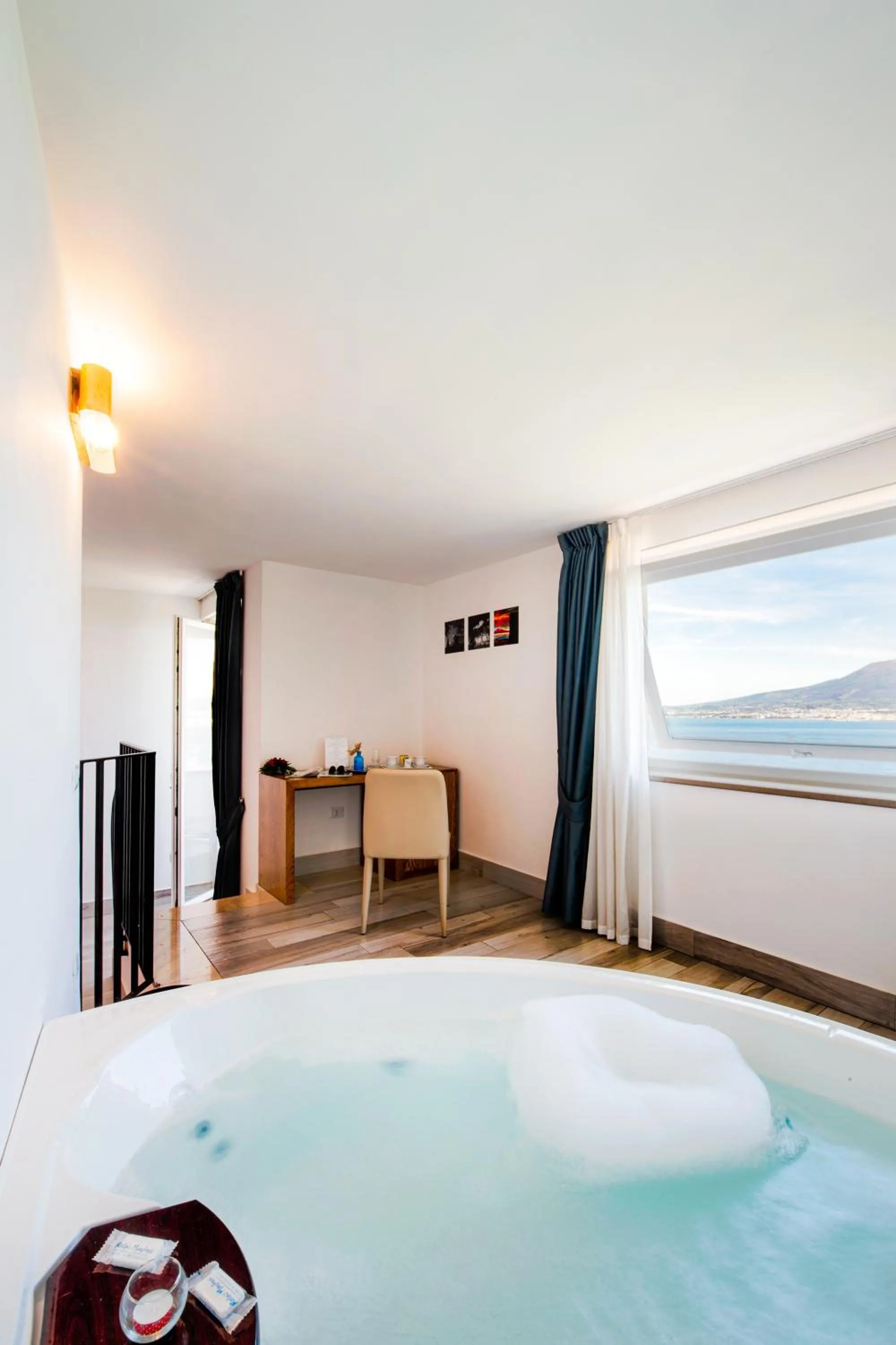 Hot Tub, Bed in Relais Manfredi