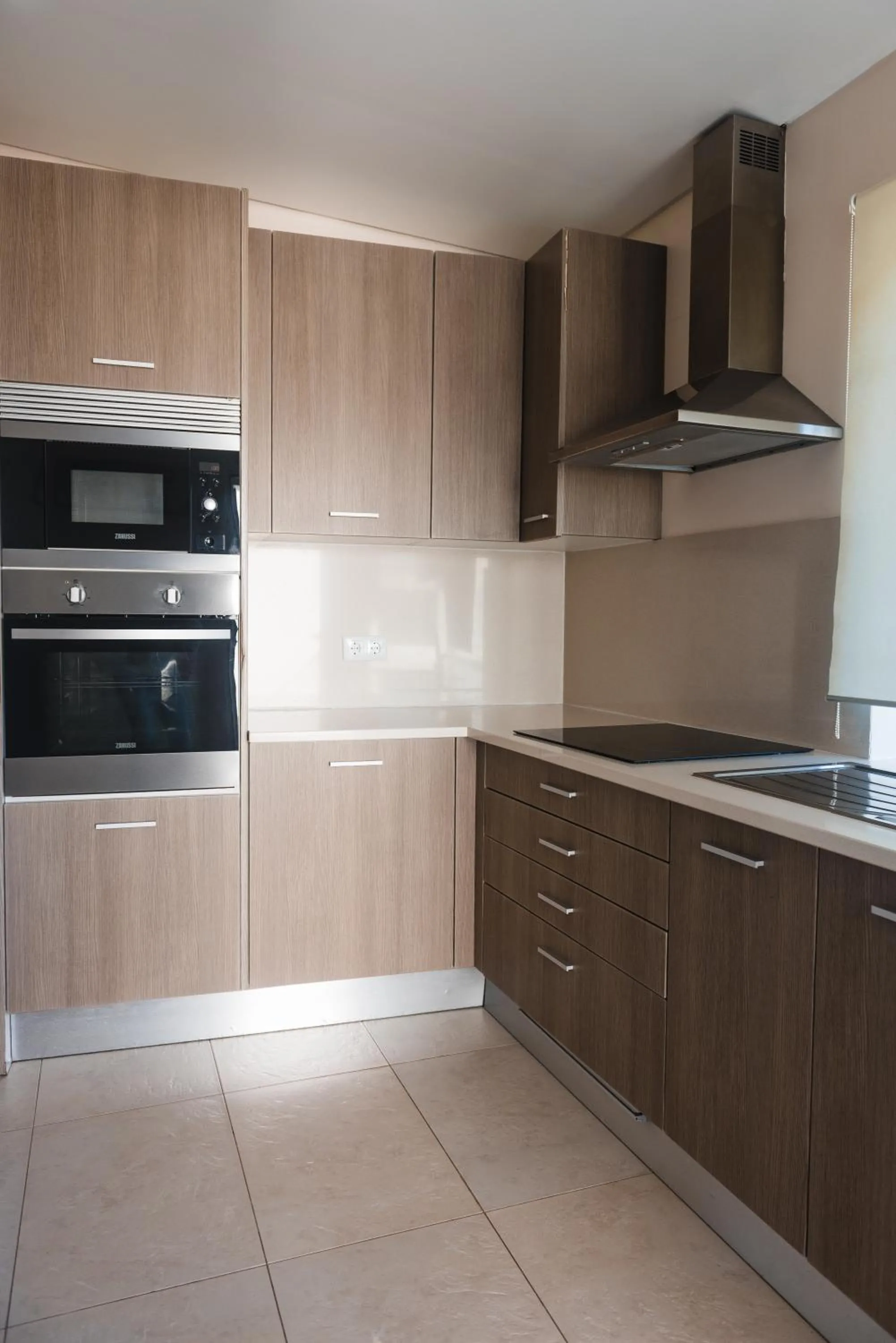 Kitchen or kitchenette in Flor do Mar House